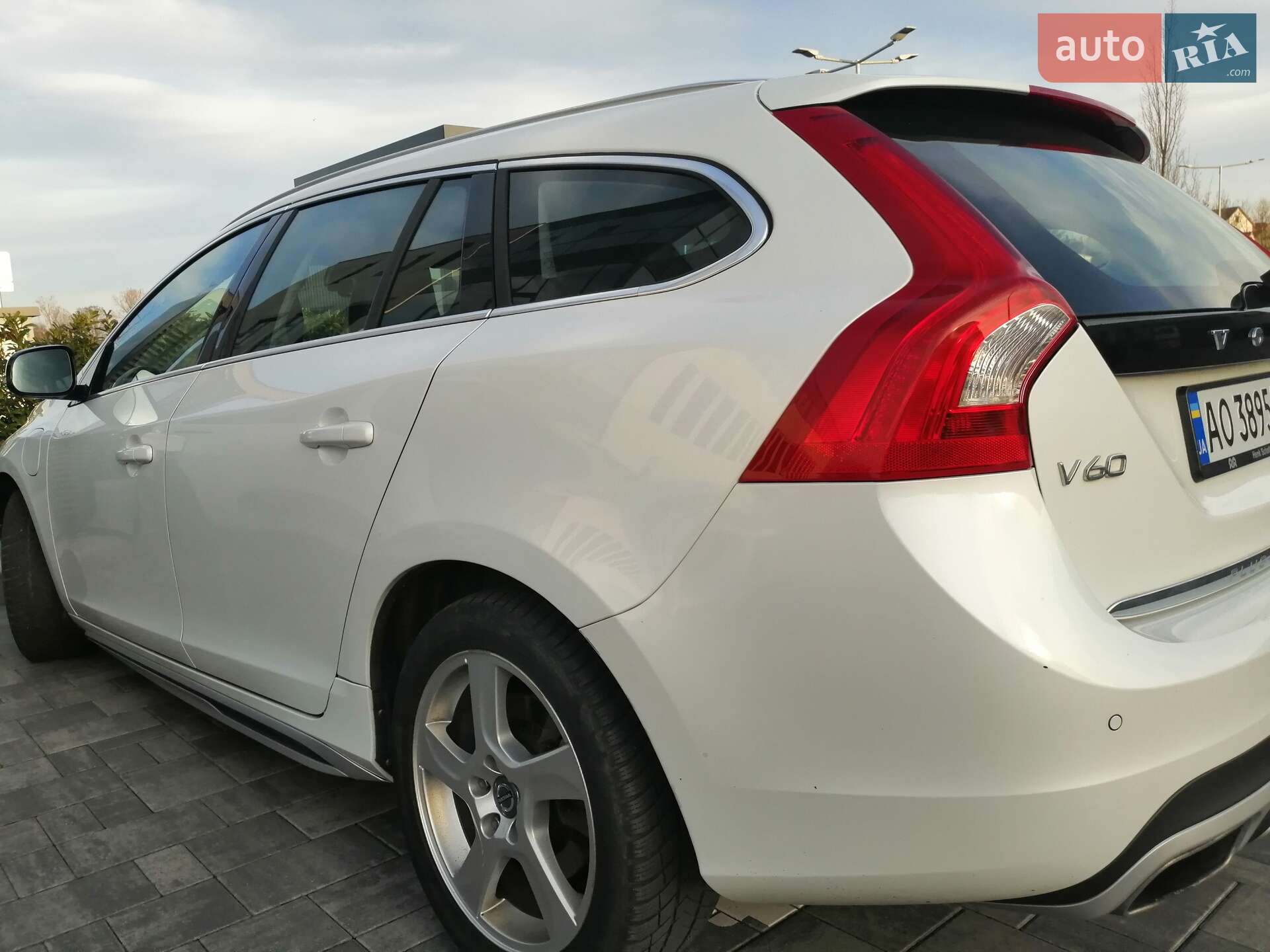 Volvo V60 2014 VIN YV1GWAA50E1191514 фото оголошення 31 з 75