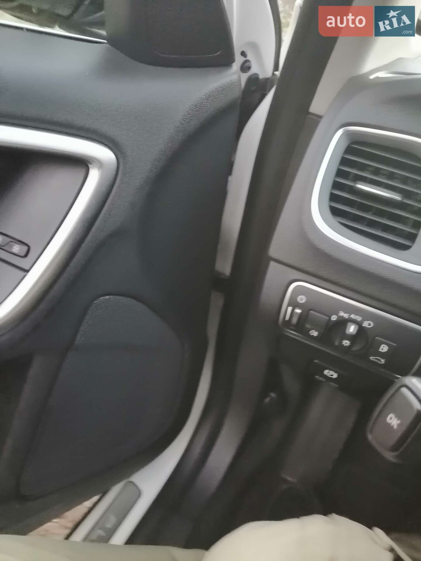 Volvo V60 2014 VIN YV1GWAA50E1191514 фото оголошення 39 з 75