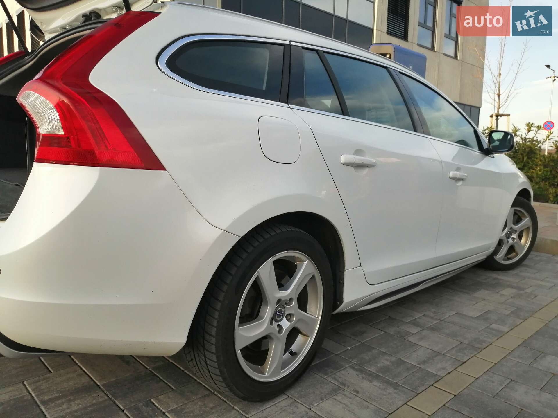 Volvo V60 2014 VIN YV1GWAA50E1191514 фото оголошення 69 з 75