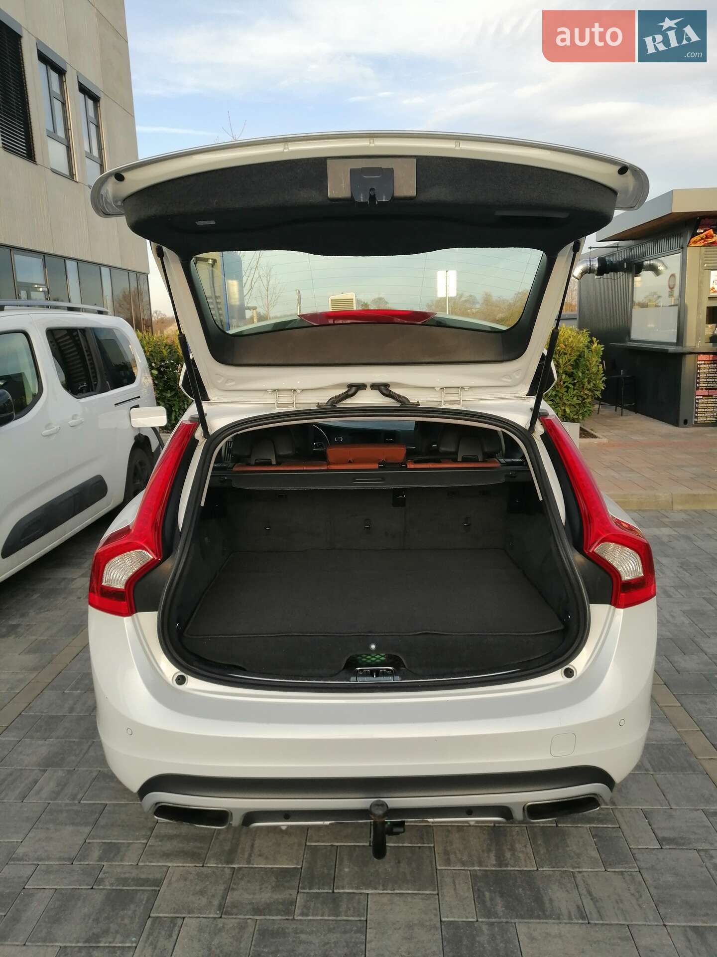 Volvo V60 2014 VIN YV1GWAA50E1191514 фото оголошення 70 з 75