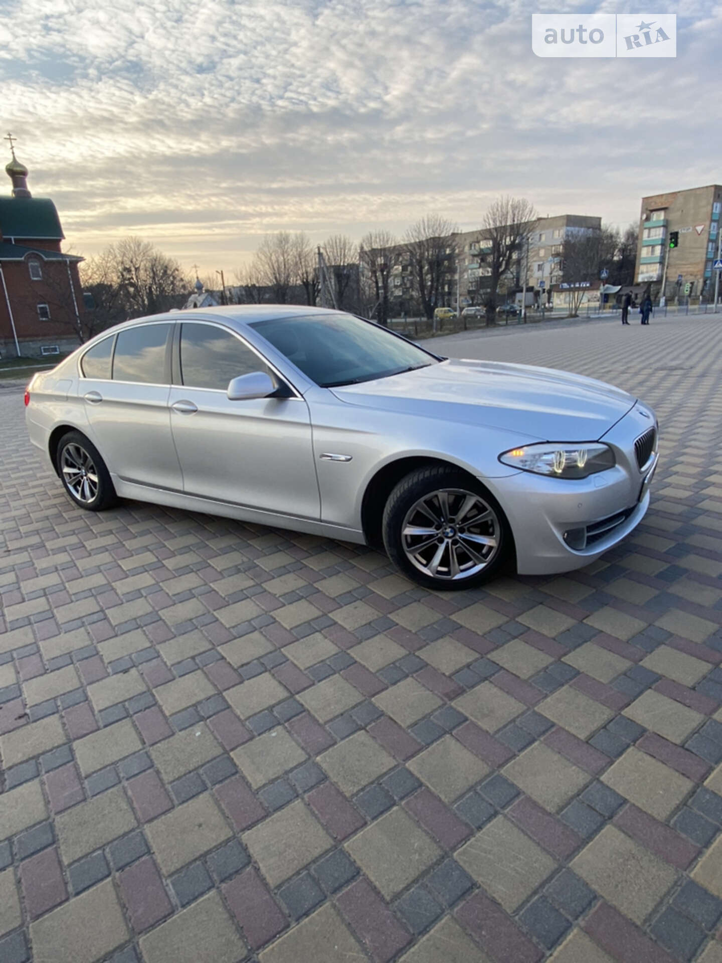BMW 5 Series 2012 VIN WBAFW11000DY42940 фото оголошення 23 з 34