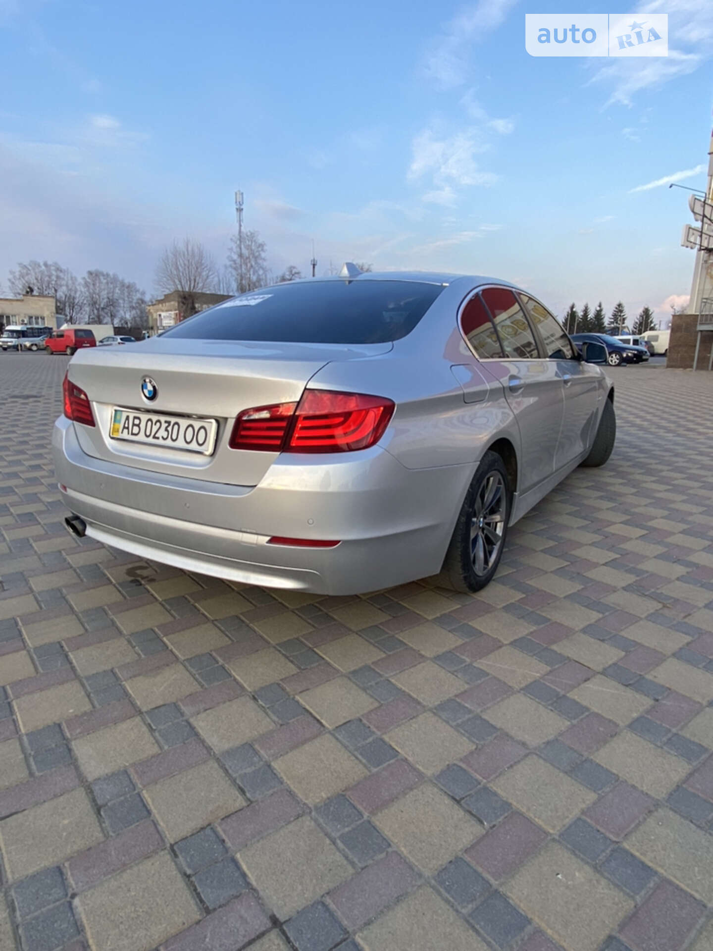 BMW 5 Series 2012 VIN WBAFW11000DY42940 фото оголошення 28 з 34