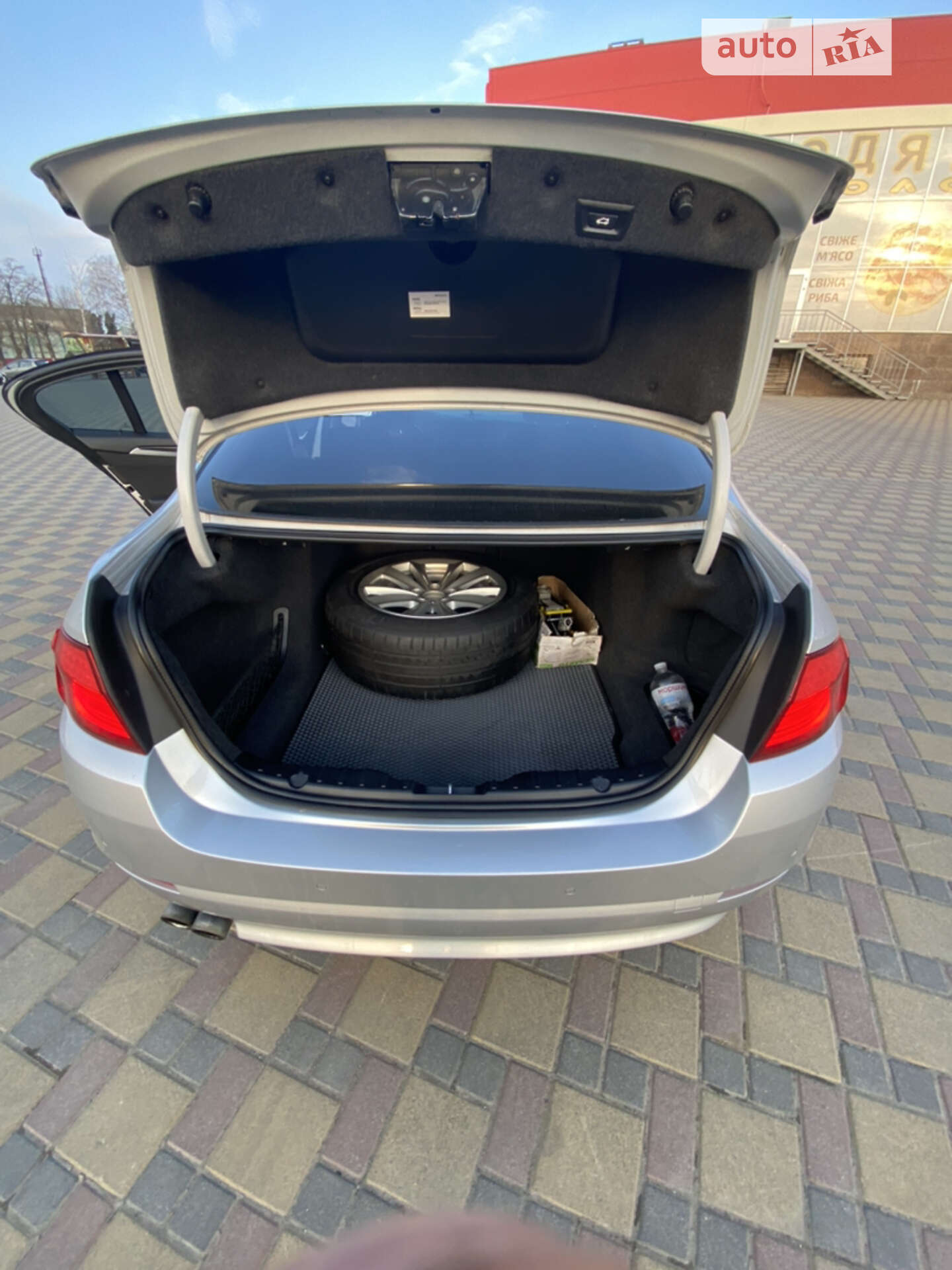 BMW 5 Series 2012 VIN WBAFW11000DY42940 фото оголошення 30 з 34