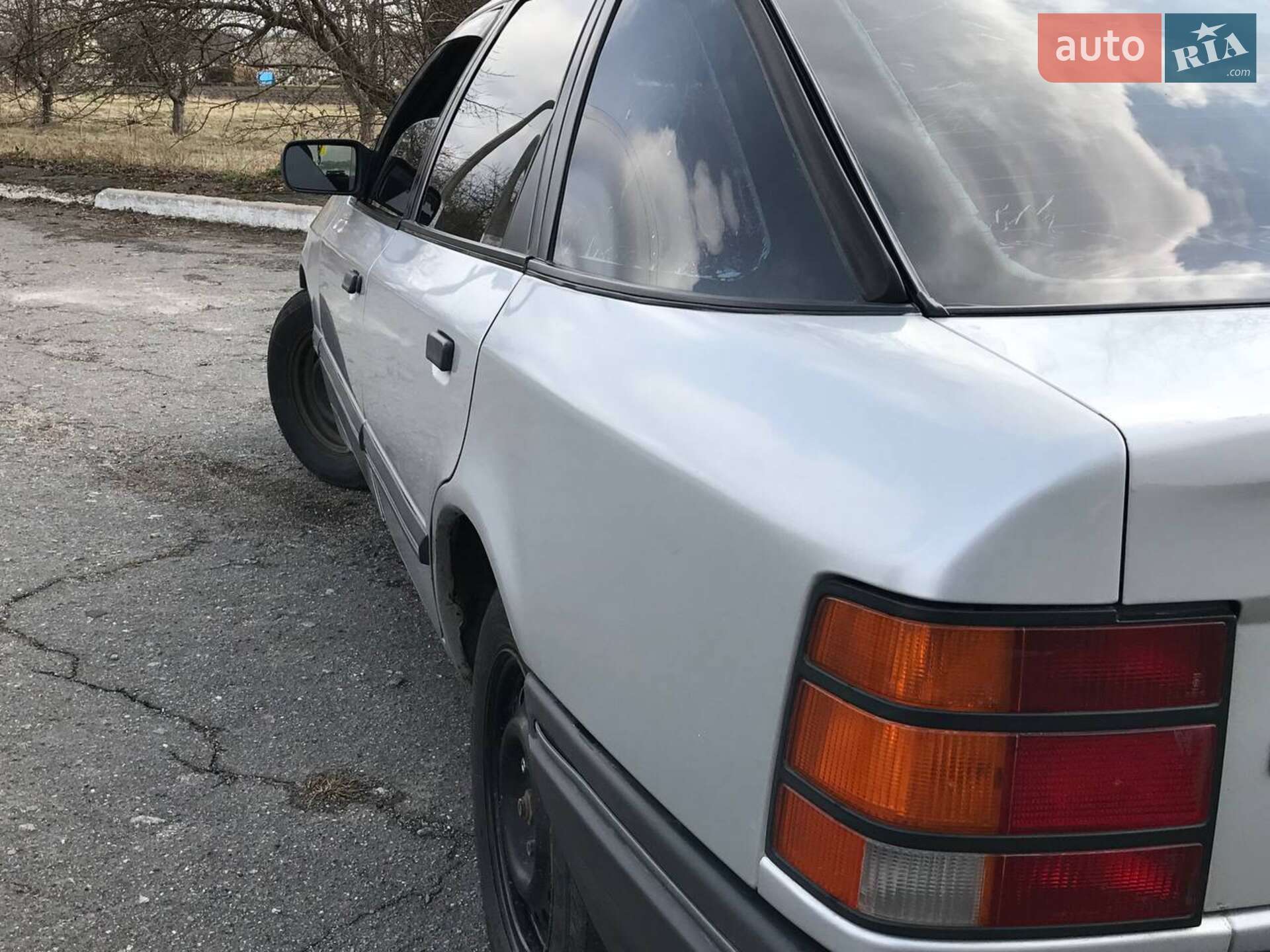 Ford Scorpio 1989 VIN WF0AXXGAGAKM44502 фото оголошення 27 з 32