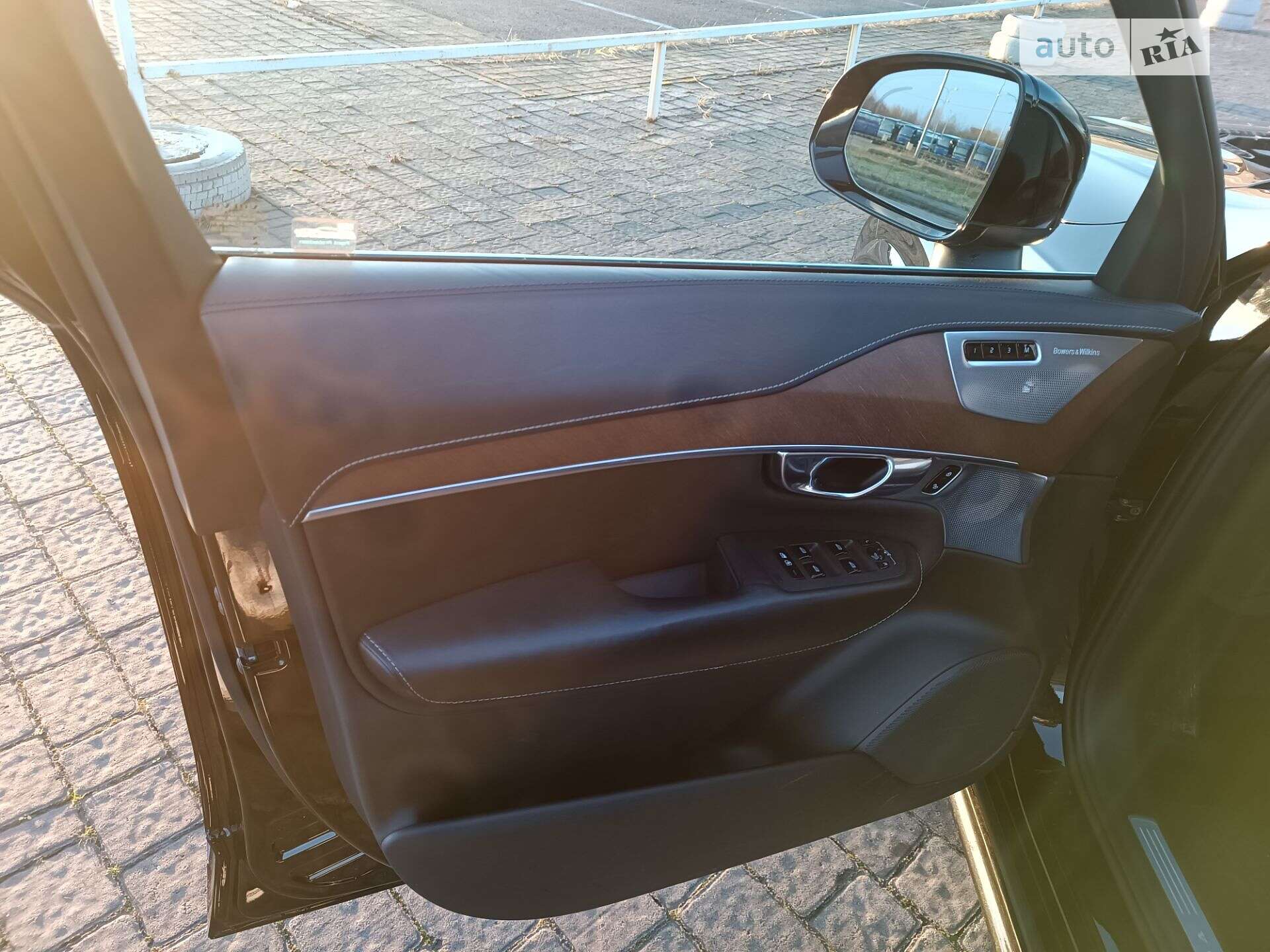 Volvo XC90 2016 VIN YV4A22PL1H1150521 фото оголошення 27 з 49