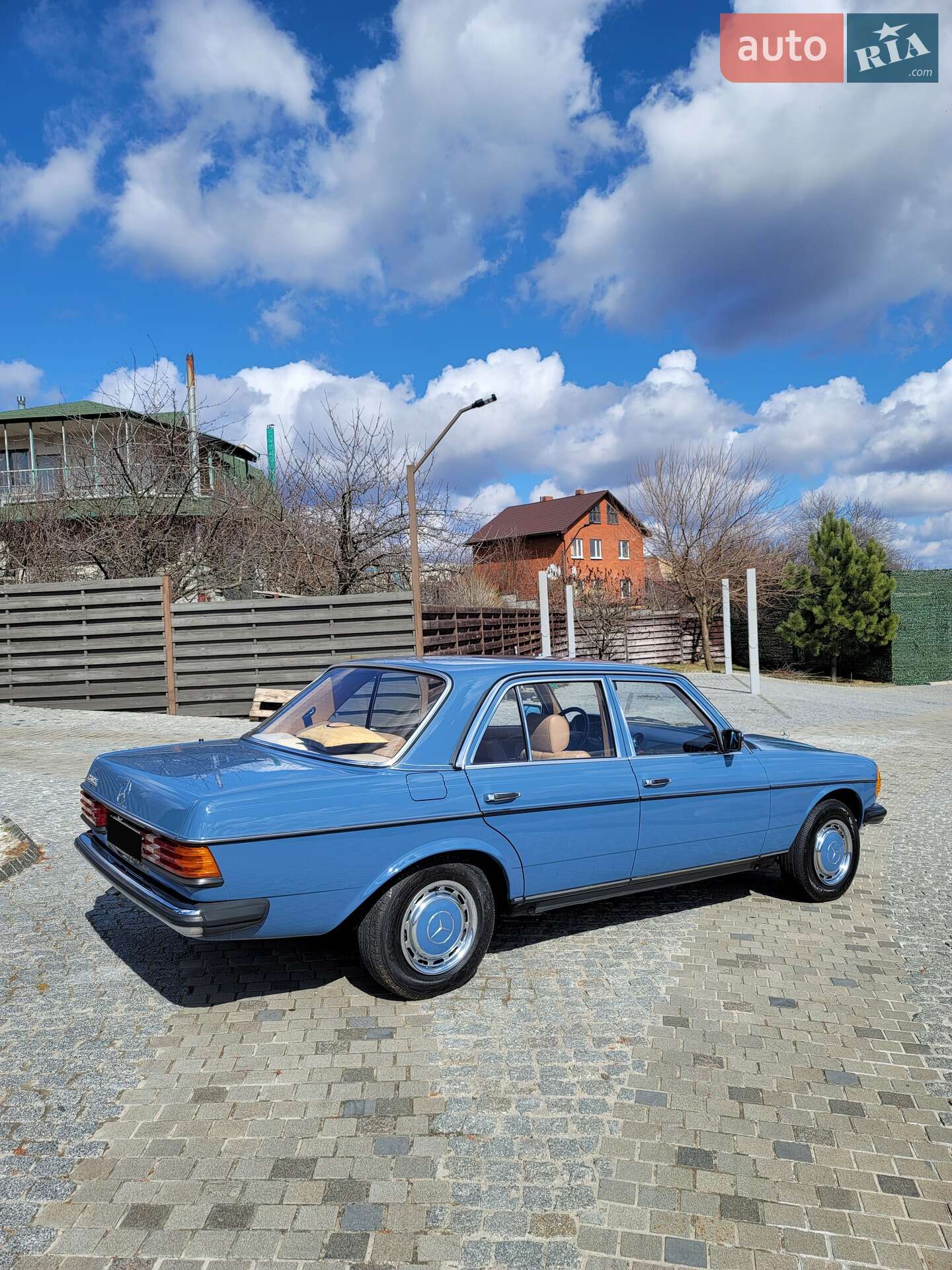 Mercedes-Benz E-Class 1984 VIN WDB1242231A101027 фото оголошення 2 з 43