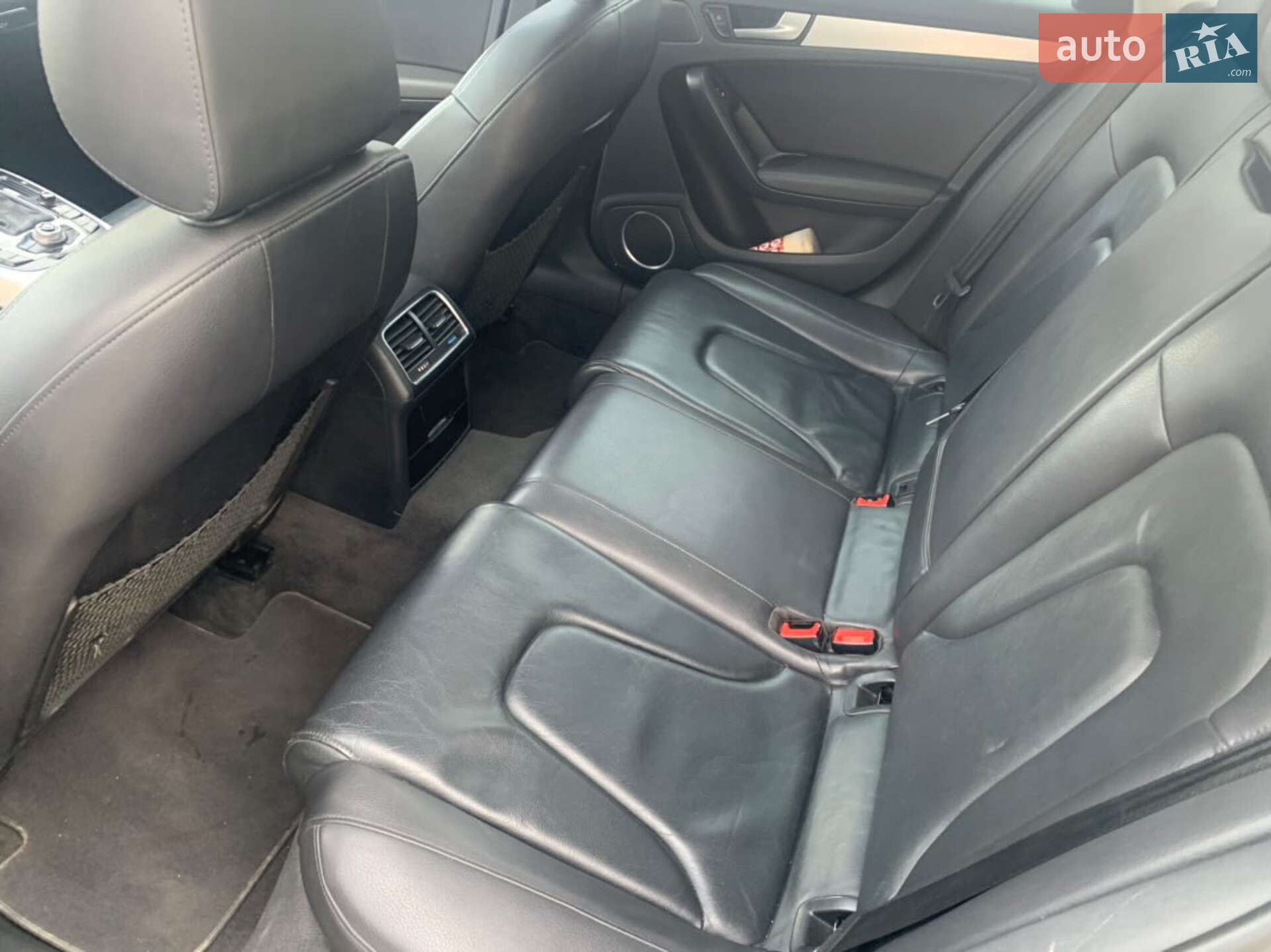 Audi A4 2011 VIN WAUEFAFLXBN046367 фото оголошення 8 з 9