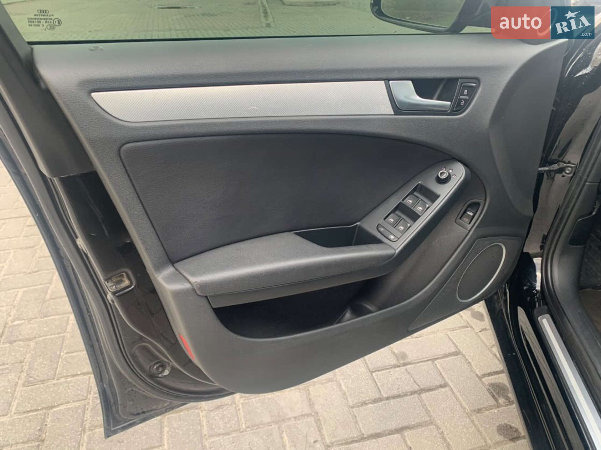 Audi A4 2011 VIN WAUEFAFLXBN046367 фото оголошення 7 з 9