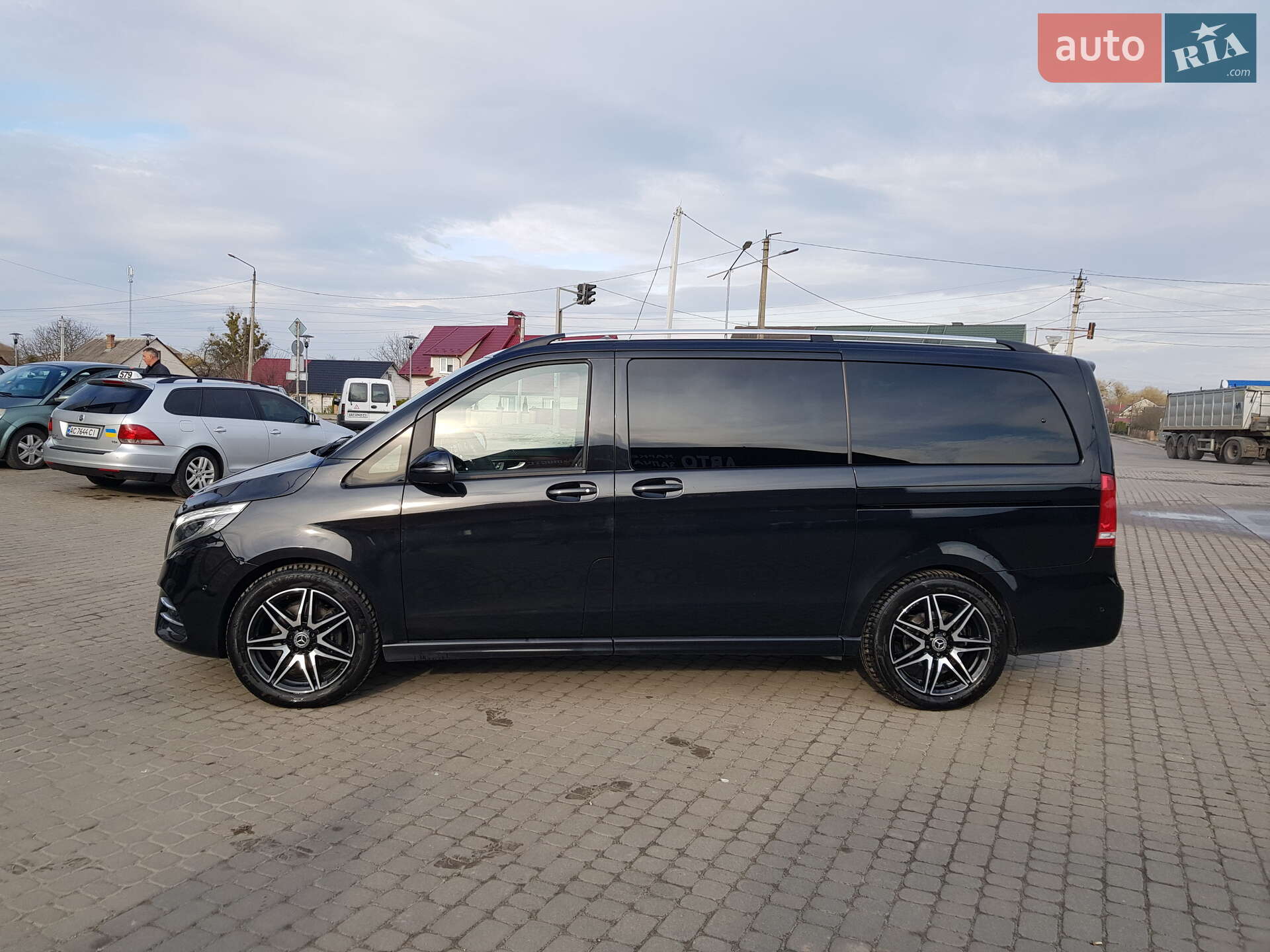 Mercedes-Benz V-Class 2018 VIN WDF44781313426148 фото оголошення 3 з 27