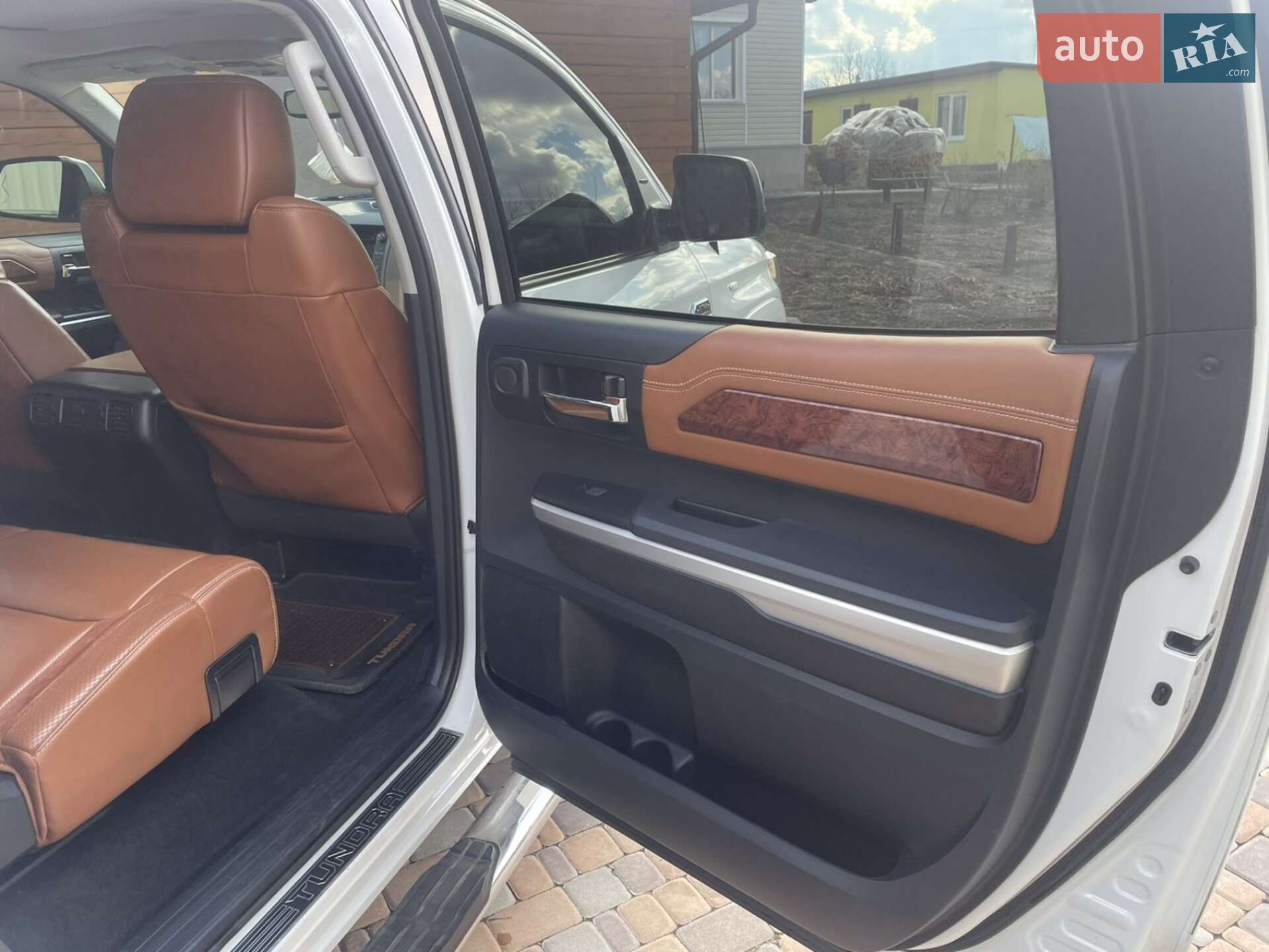Toyota Tundra 2014 VIN 5TFAW5F16EX397051 фото оголошення 10 з 21