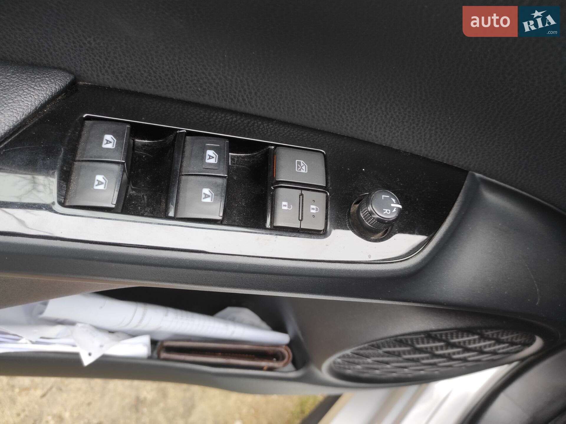 Toyota Prius 2018 VIN JTDKARFP9J3085399 фото оголошення 22 з 31