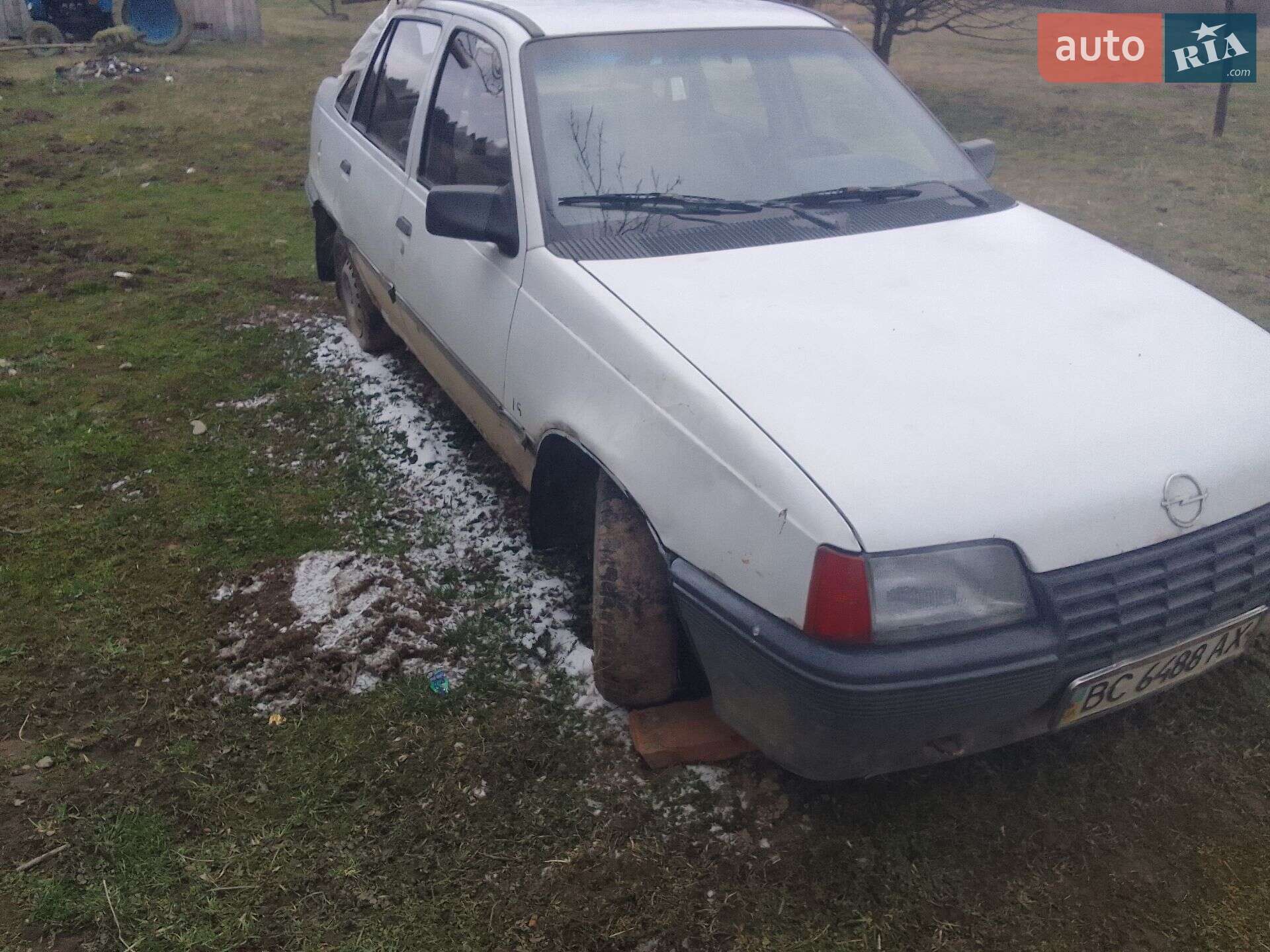 Opel Kadett 1988 VIN W0L000039J2595288 фото оголошення 3 з 3
