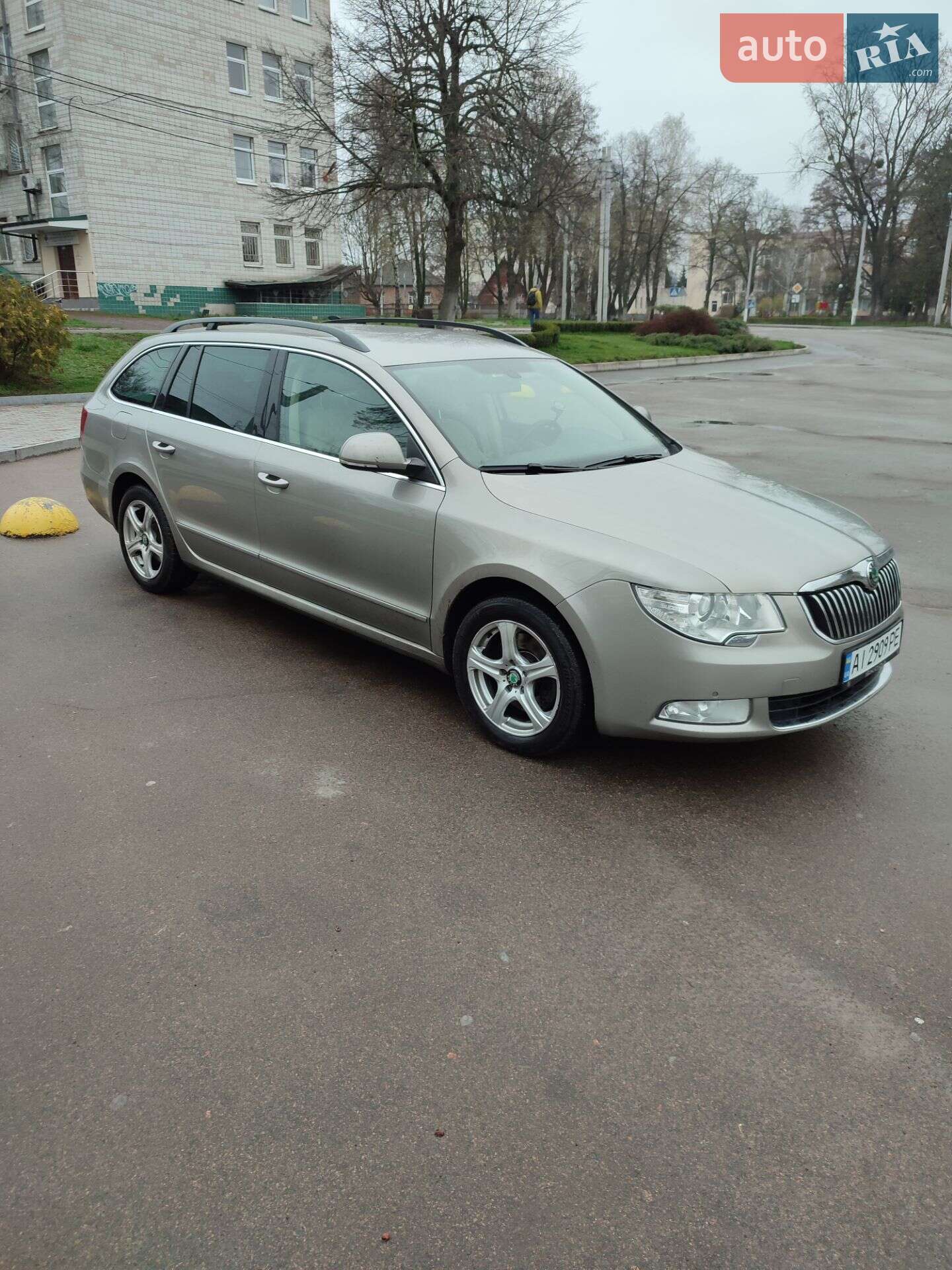 Skoda Superb 2010 VIN TMBJF73T0A9024698 фото оголошення 2 з 25