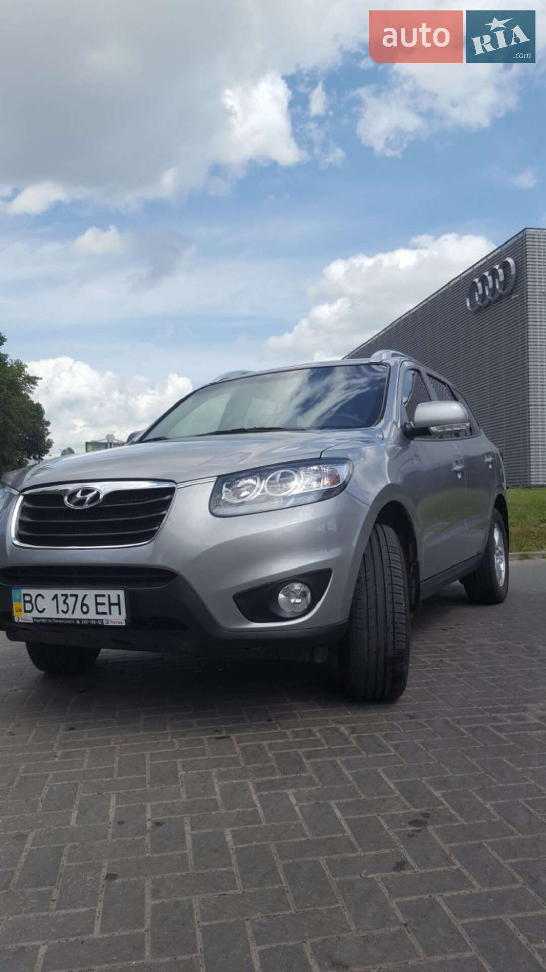 Hyundai Santa FE 2011 VIN KMHSH81BCBU702057 фото оголошення 2 з 26