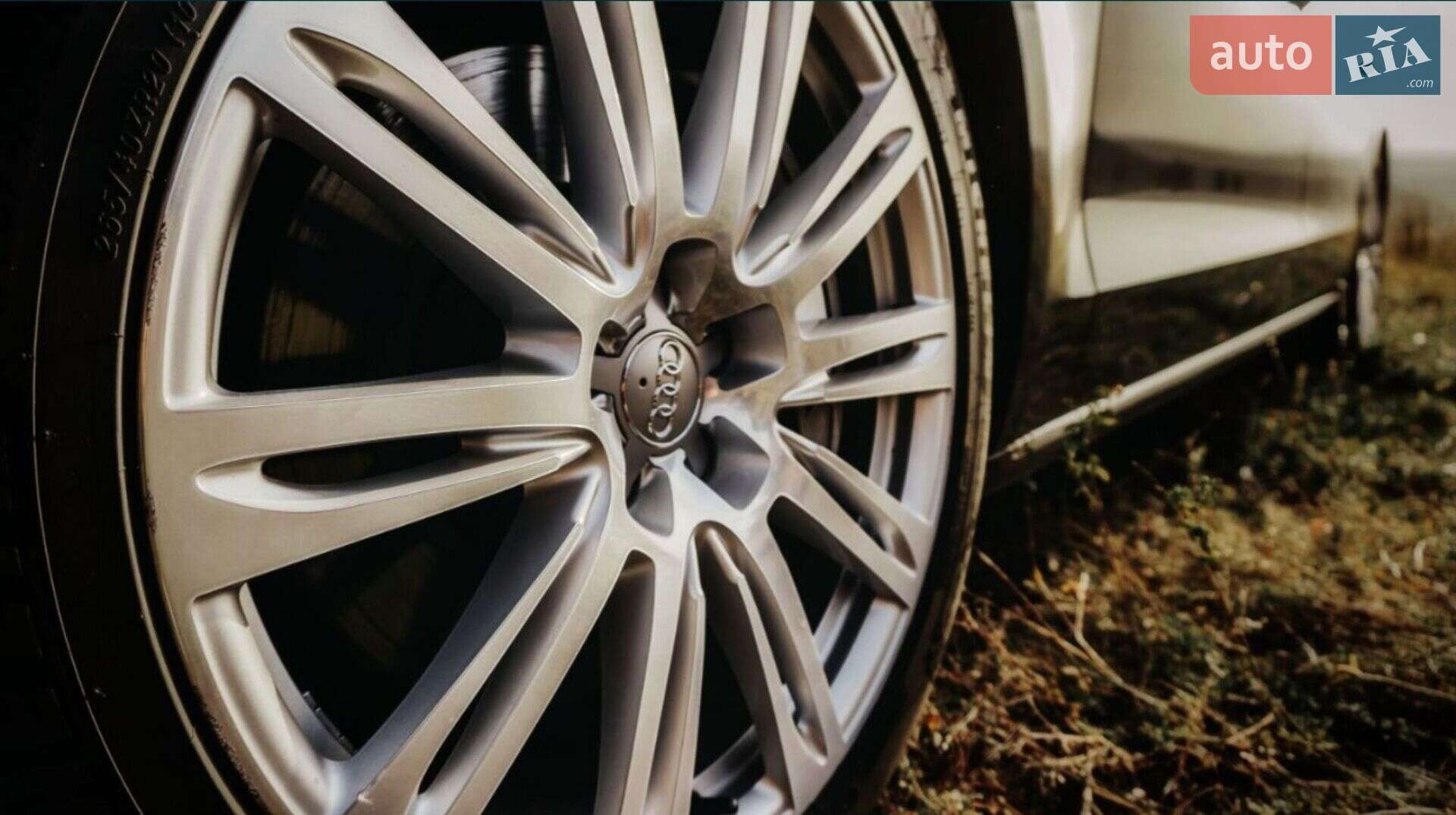 Audi A8 2015 VIN WAUJGAFDXFN039154 фото оголошення 47 з 94