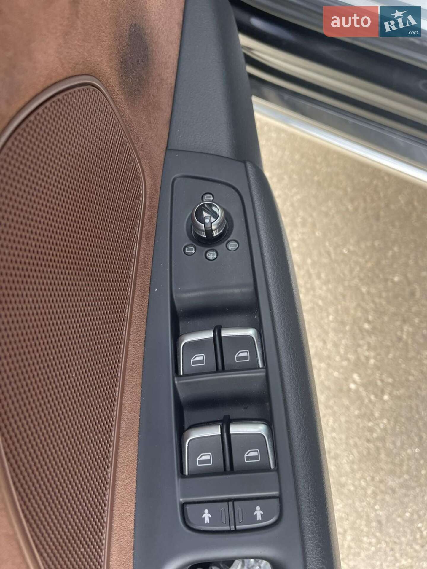 Audi A8 2015 VIN WAUJGAFDXFN039154 фото оголошення 57 з 94