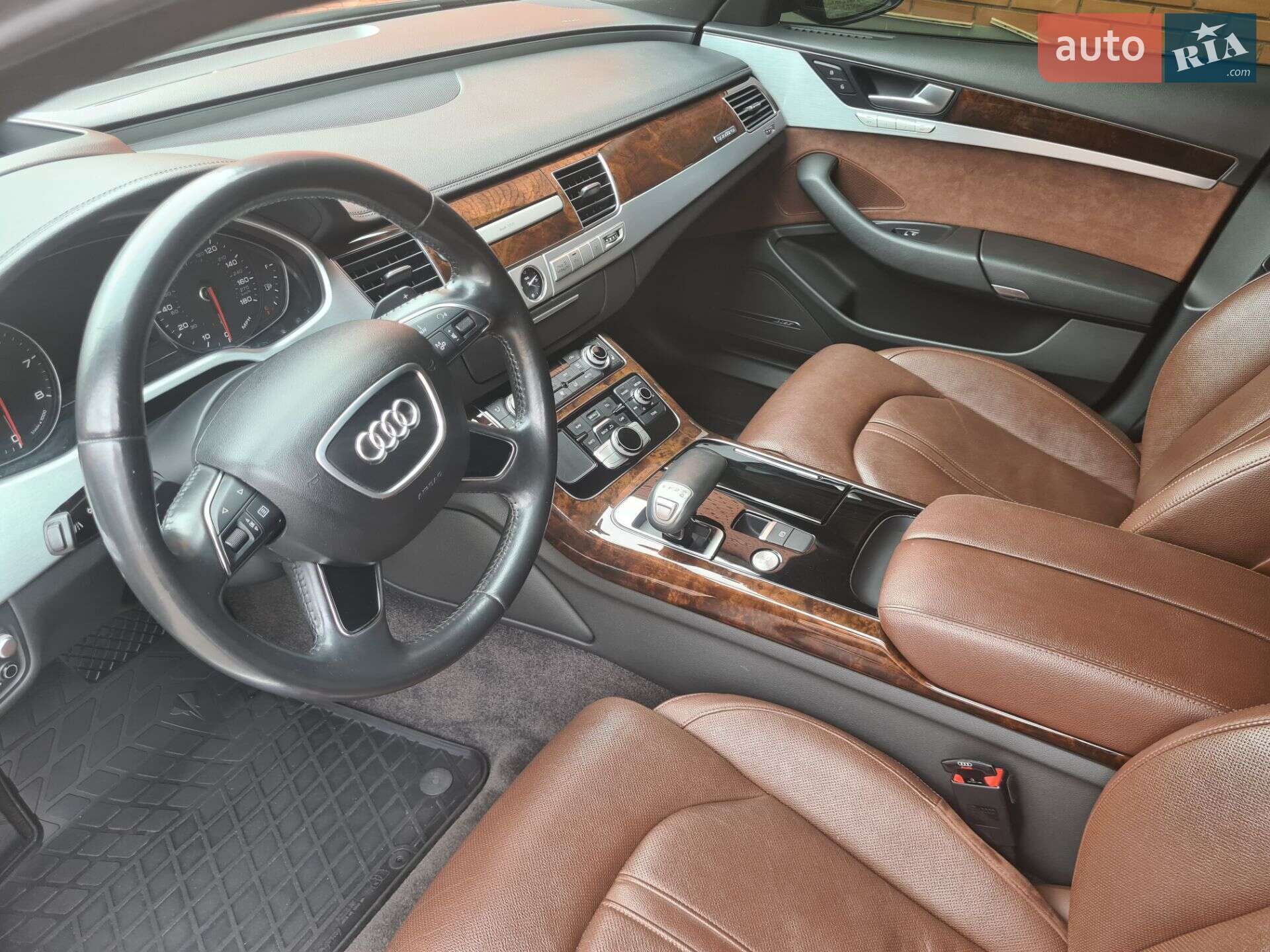 Audi A8 2015 VIN WAUJGAFDXFN039154 фото оголошення 81 з 94