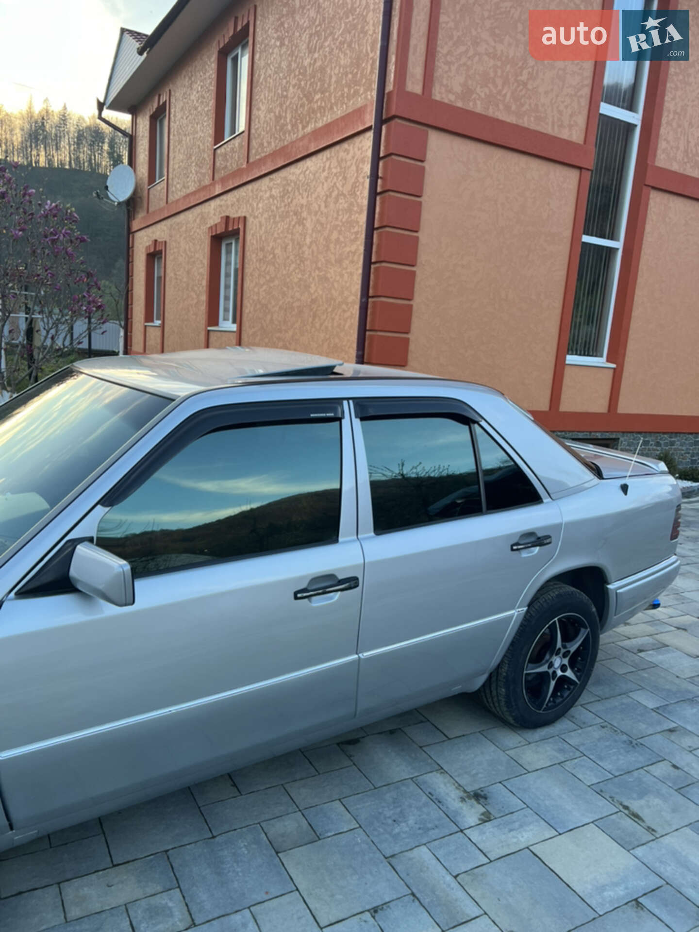 Mercedes-Benz E-Class 1994 VIN WDB12312010223269 фото оголошення 5 з 13