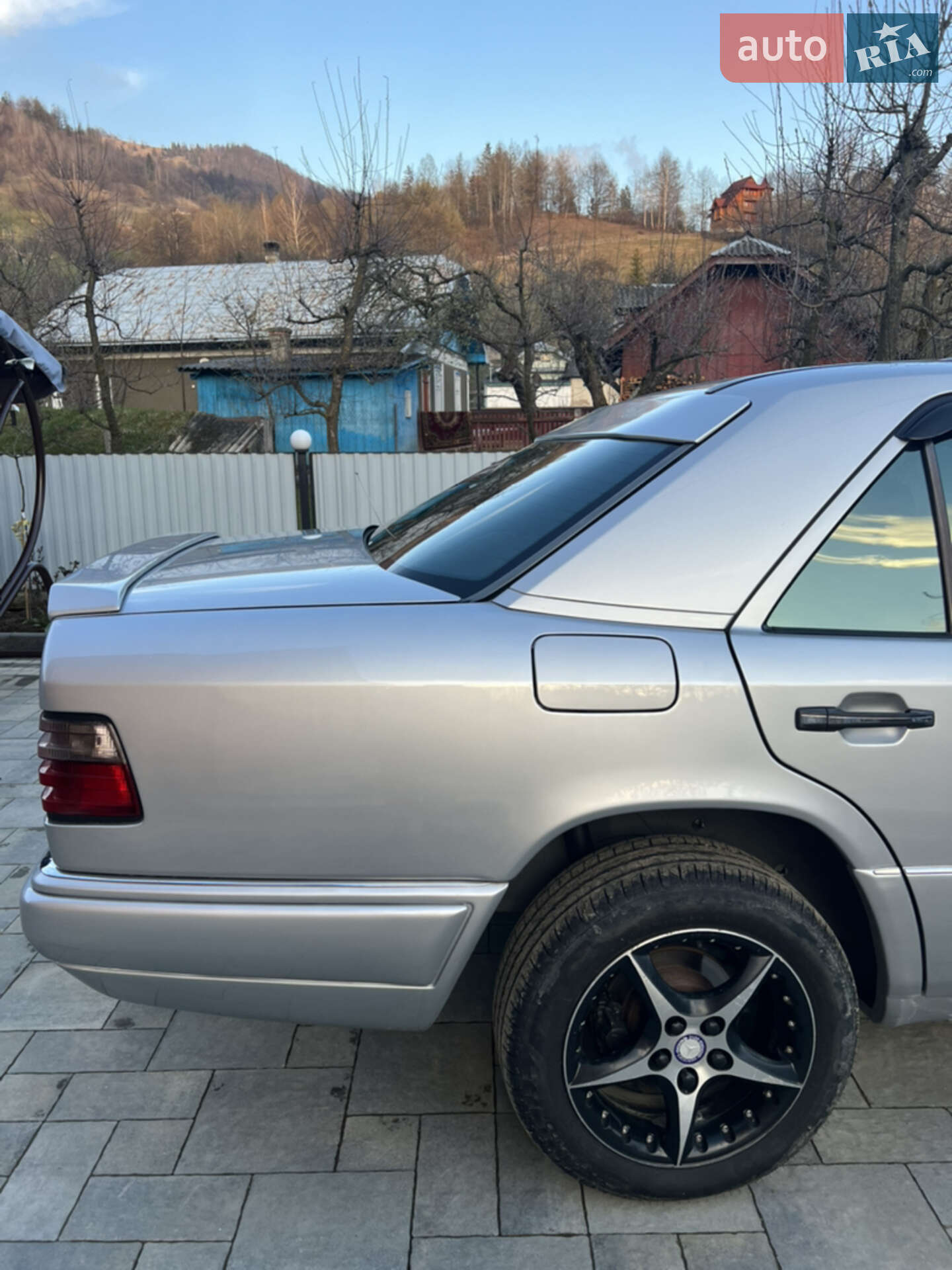 Mercedes-Benz E-Class 1994 VIN WDB12312010223269 фото оголошення 6 з 13