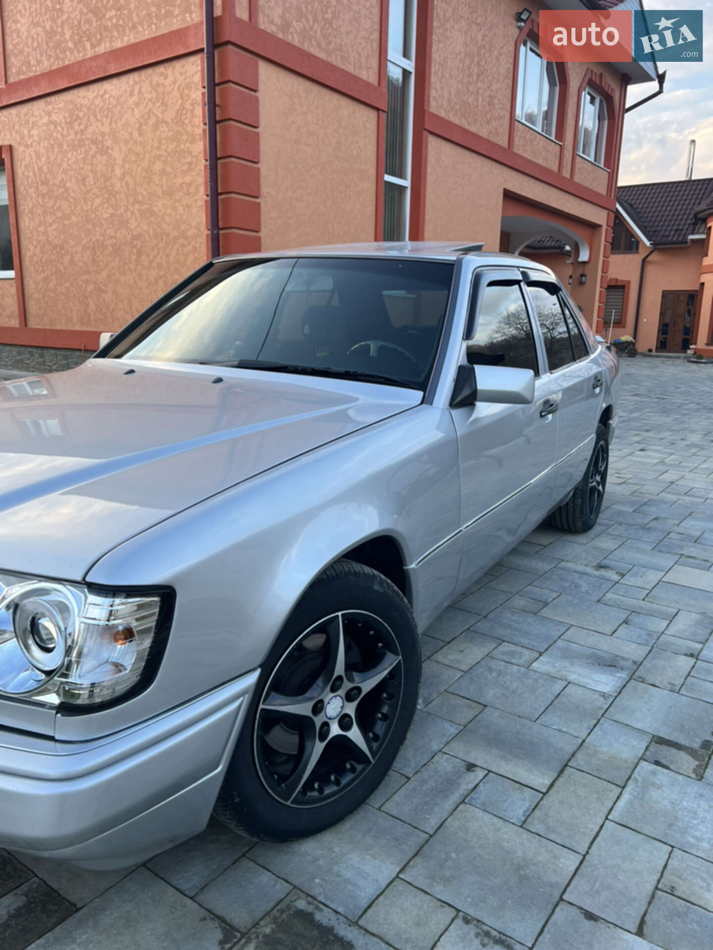 Mercedes-Benz E-Class 1994 VIN WDB12312010223269 фото оголошення 4 з 13