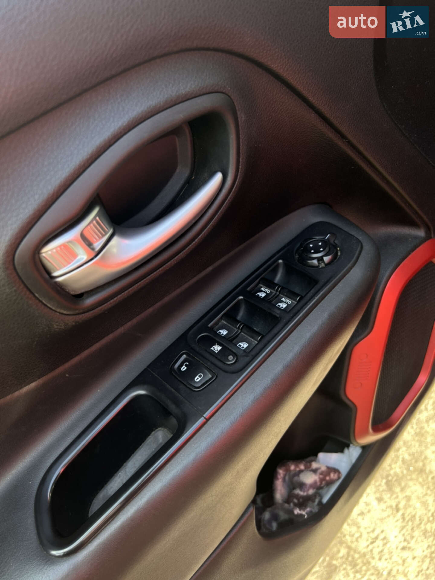Jeep Renegade 2015 VIN ZACCJBCT3GPC99211 фото оголошення 11 з 12