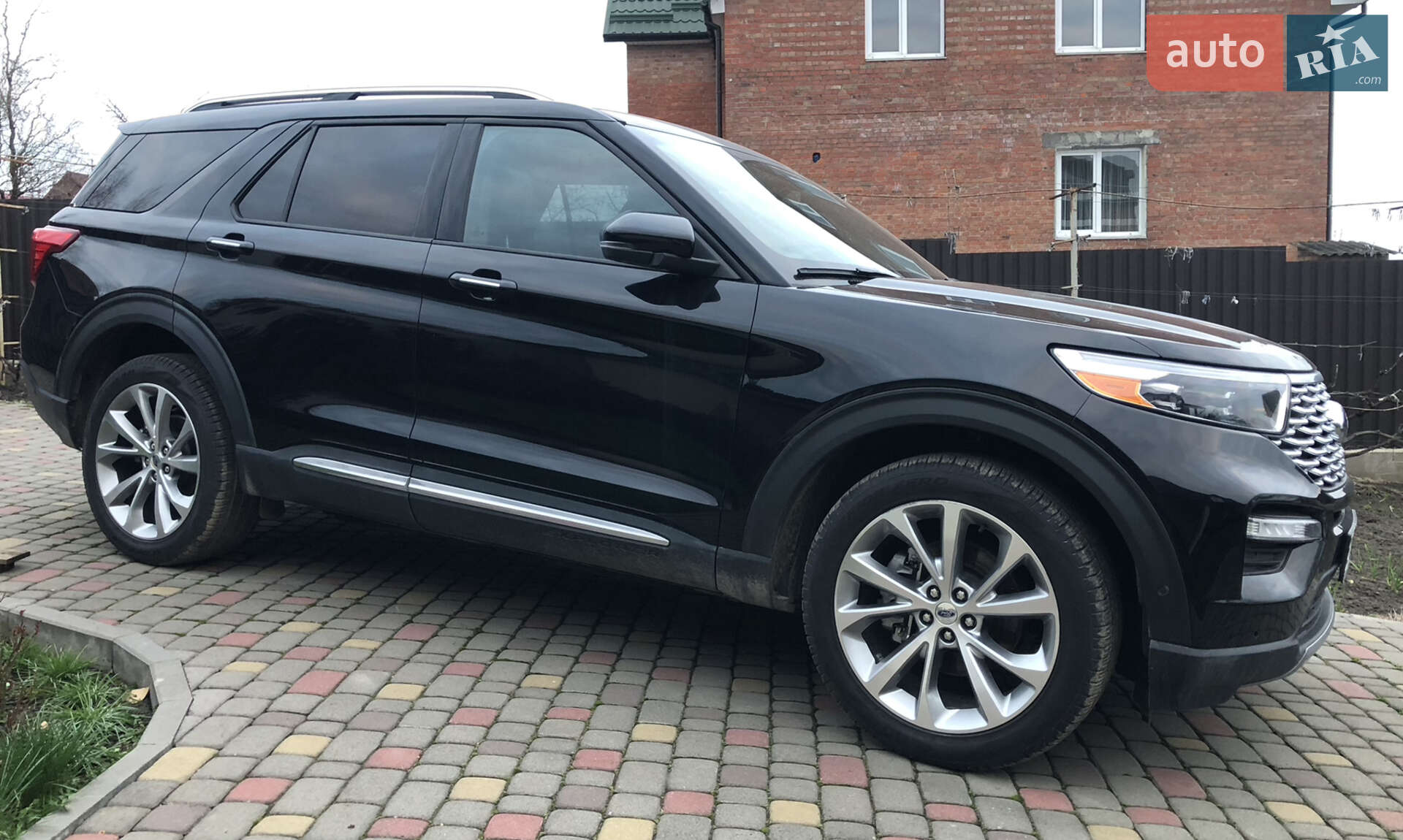 Ford Explorer 2021 VIN 1FM5K8HC4MGB01242 фото оголошення 5 з 18