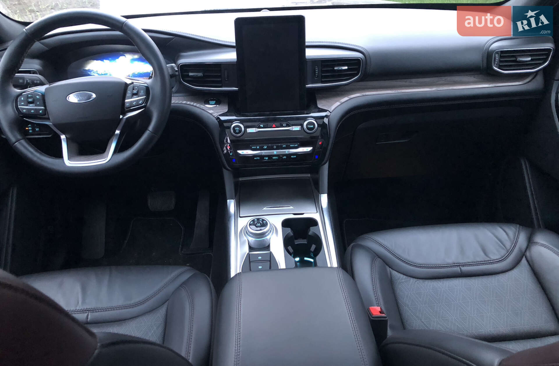 Ford Explorer 2021 VIN 1FM5K8HC4MGB01242 фото оголошення 12 з 18
