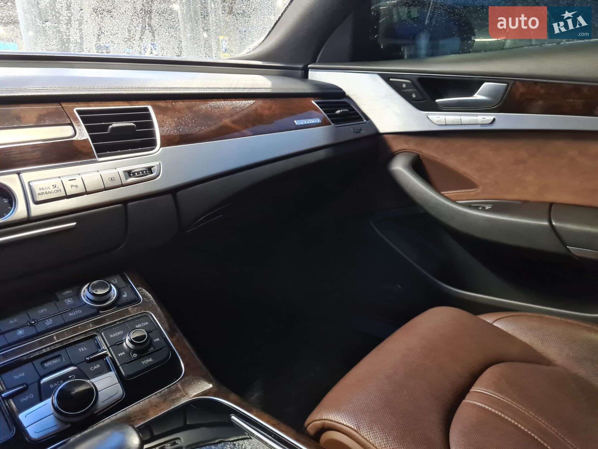 Audi A8 2015 VIN WAUJGAFDXFN039154 фото оголошення 75 з 94