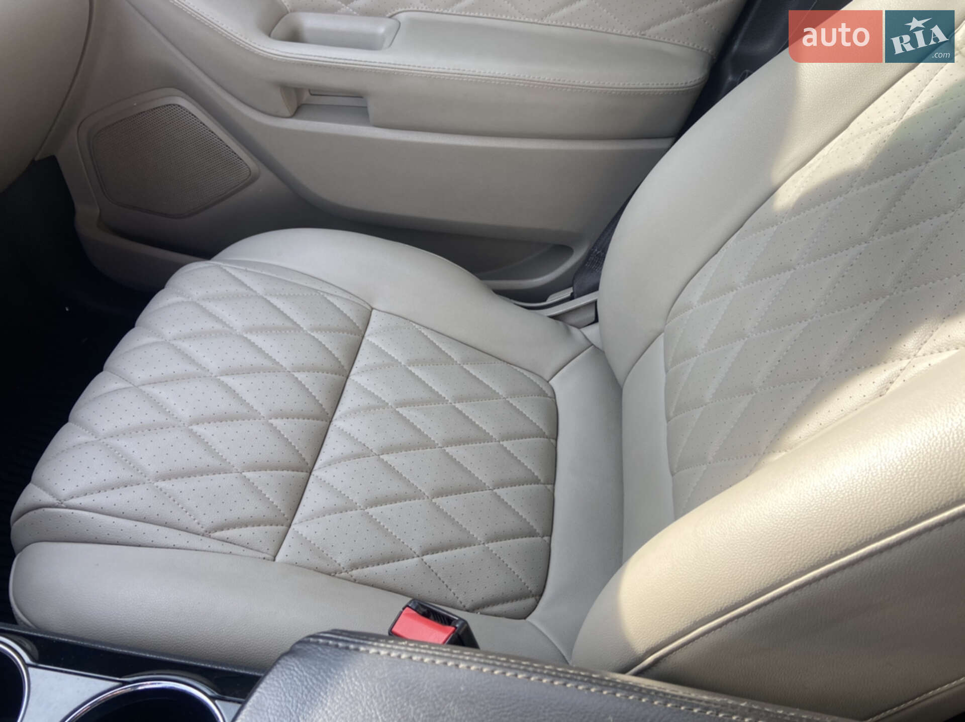 Ford Explorer 2011 VIN 1FMHK8B83CGA40062 фото оголошення 16 з 19