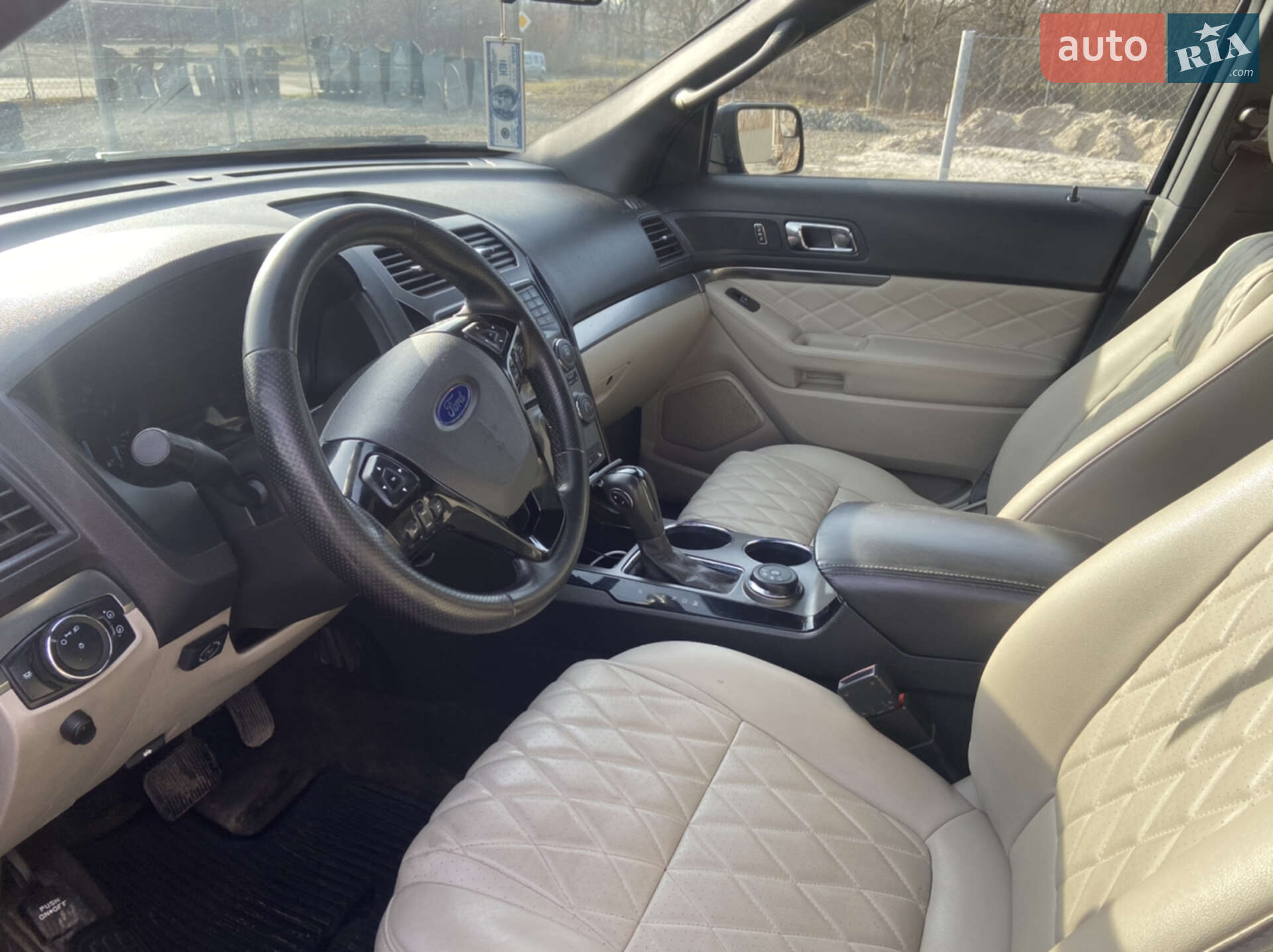 Ford Explorer 2011 VIN 1FMHK8B83CGA40062 фото оголошення 17 з 19
