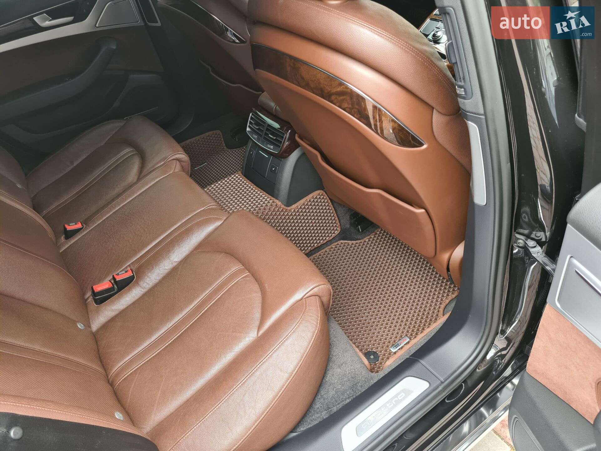 Audi A8 2015 VIN WAUJGAFDXFN039154 фото оголошення 40 з 94
