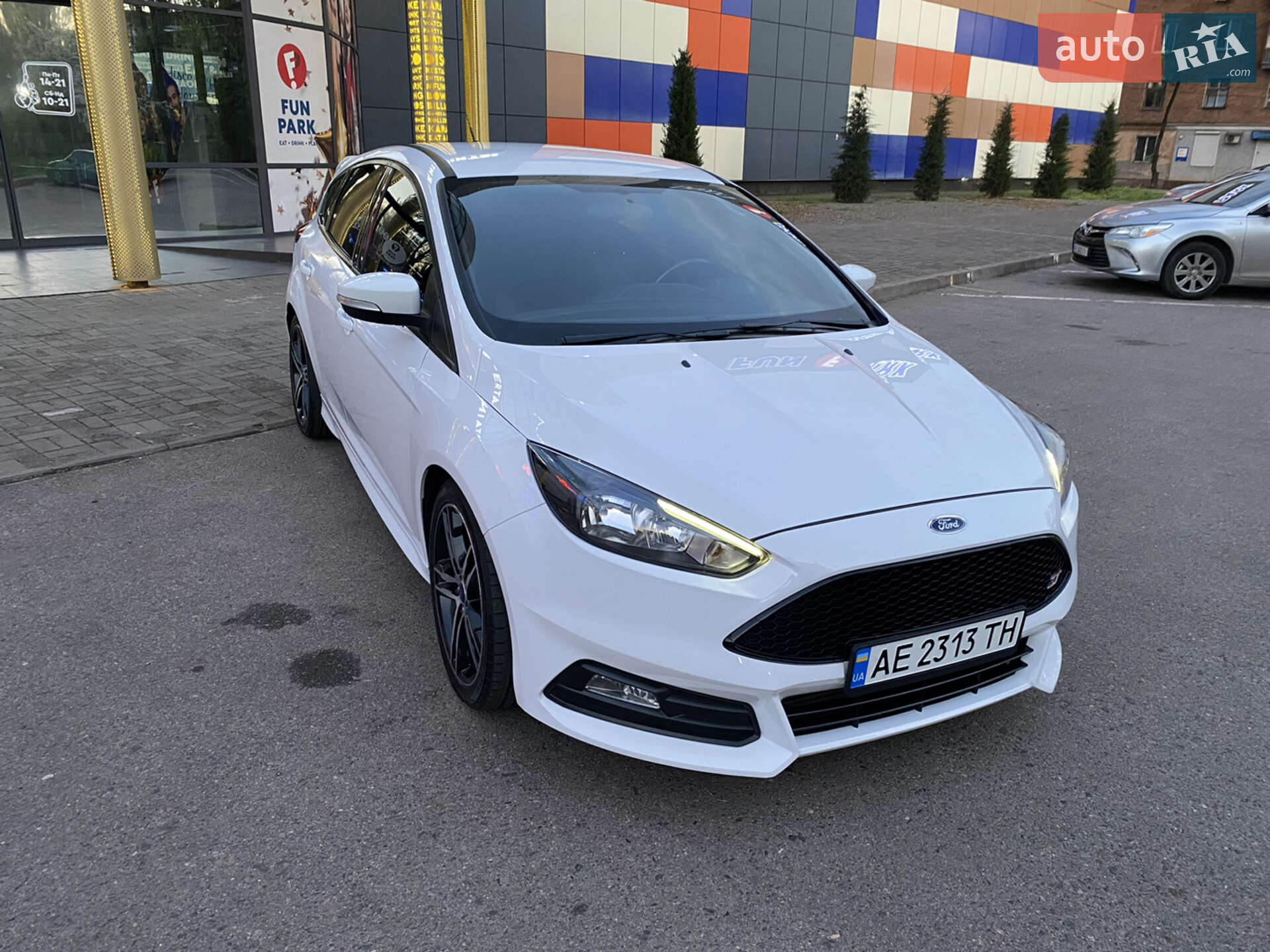 Ford Focus 2018 VIN 1FADP3L91JL322631 фото оголошення 3 з 29