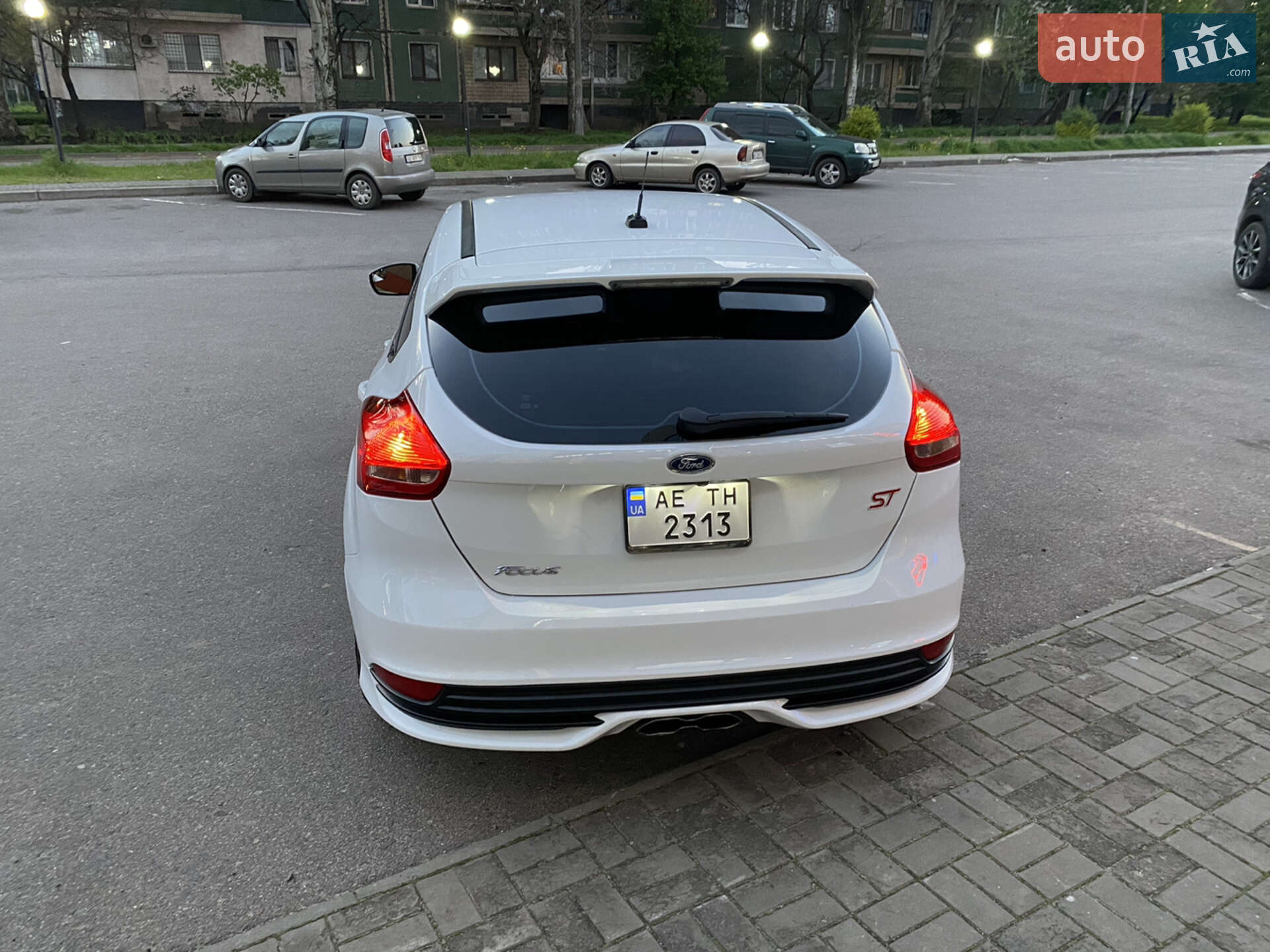 Ford Focus 2018 VIN 1FADP3L91JL322631 фото оголошення 5 з 29
