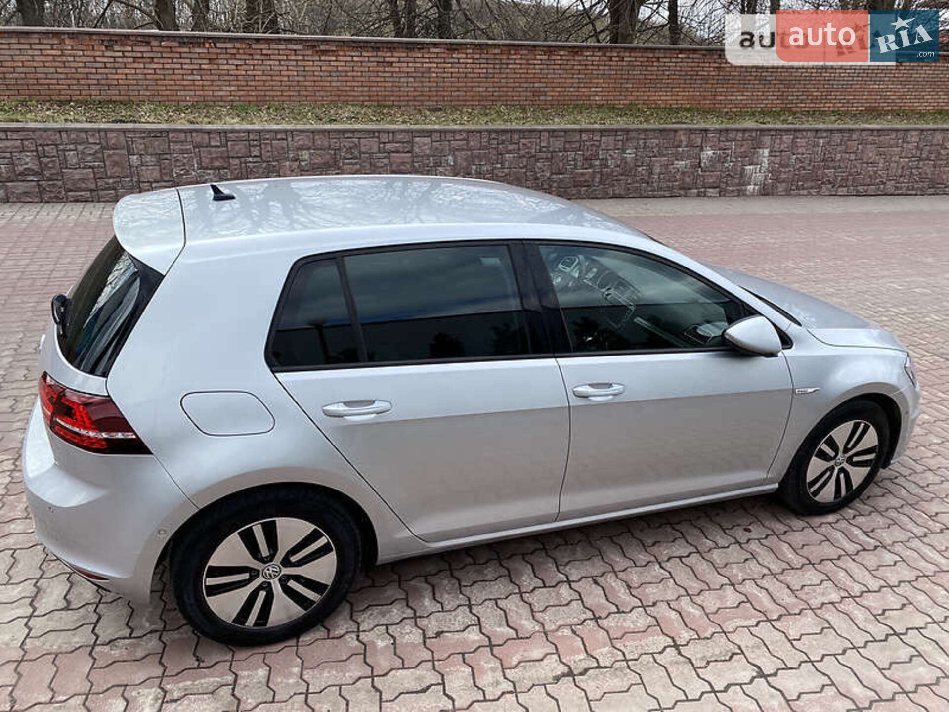Volkswagen e-Golf 2015 VIN WVWZZZAUZFW911468 фото оголошення 6 з 44