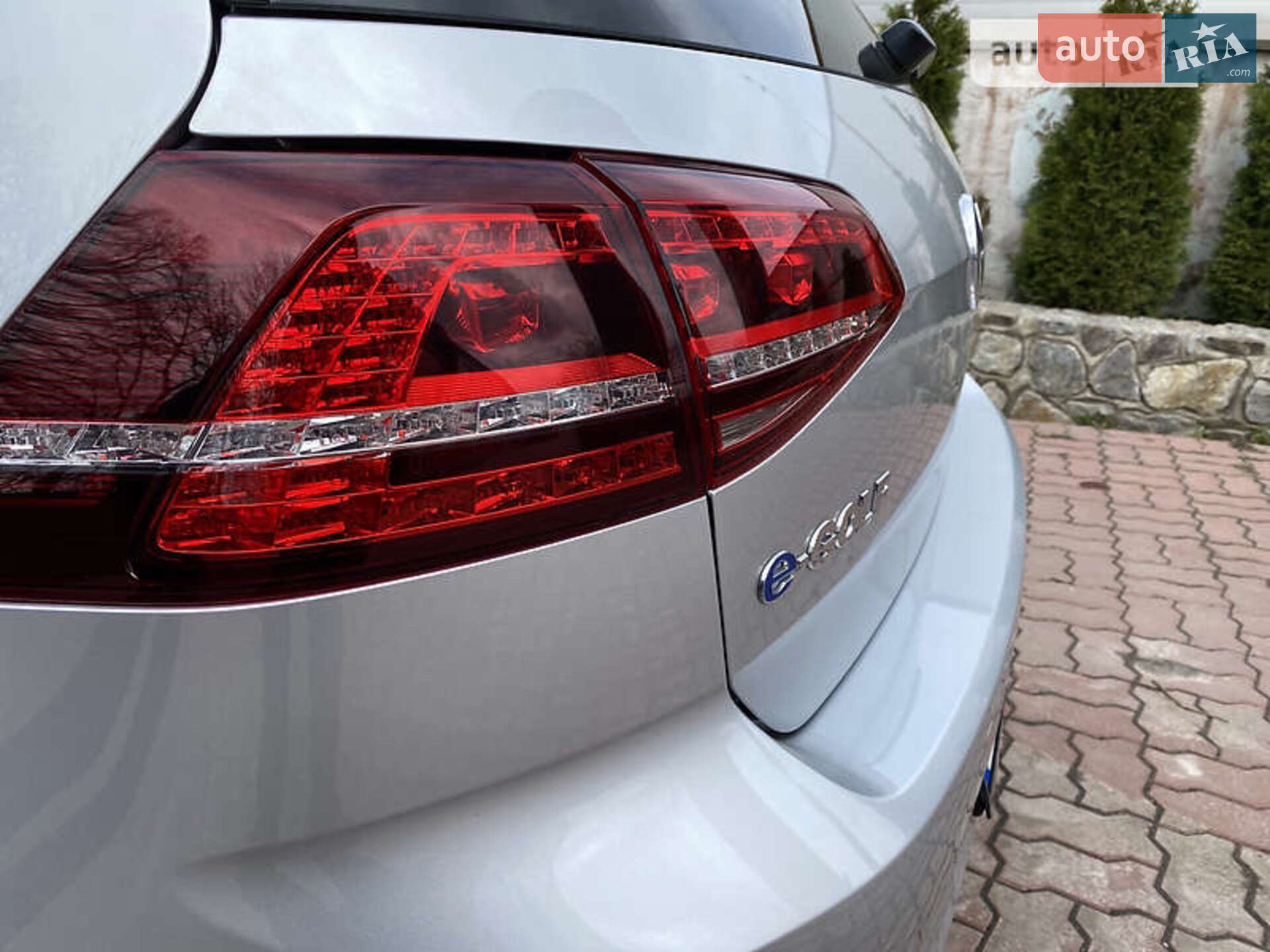 Volkswagen e-Golf 2015 VIN WVWZZZAUZFW911468 фото оголошення 13 з 44