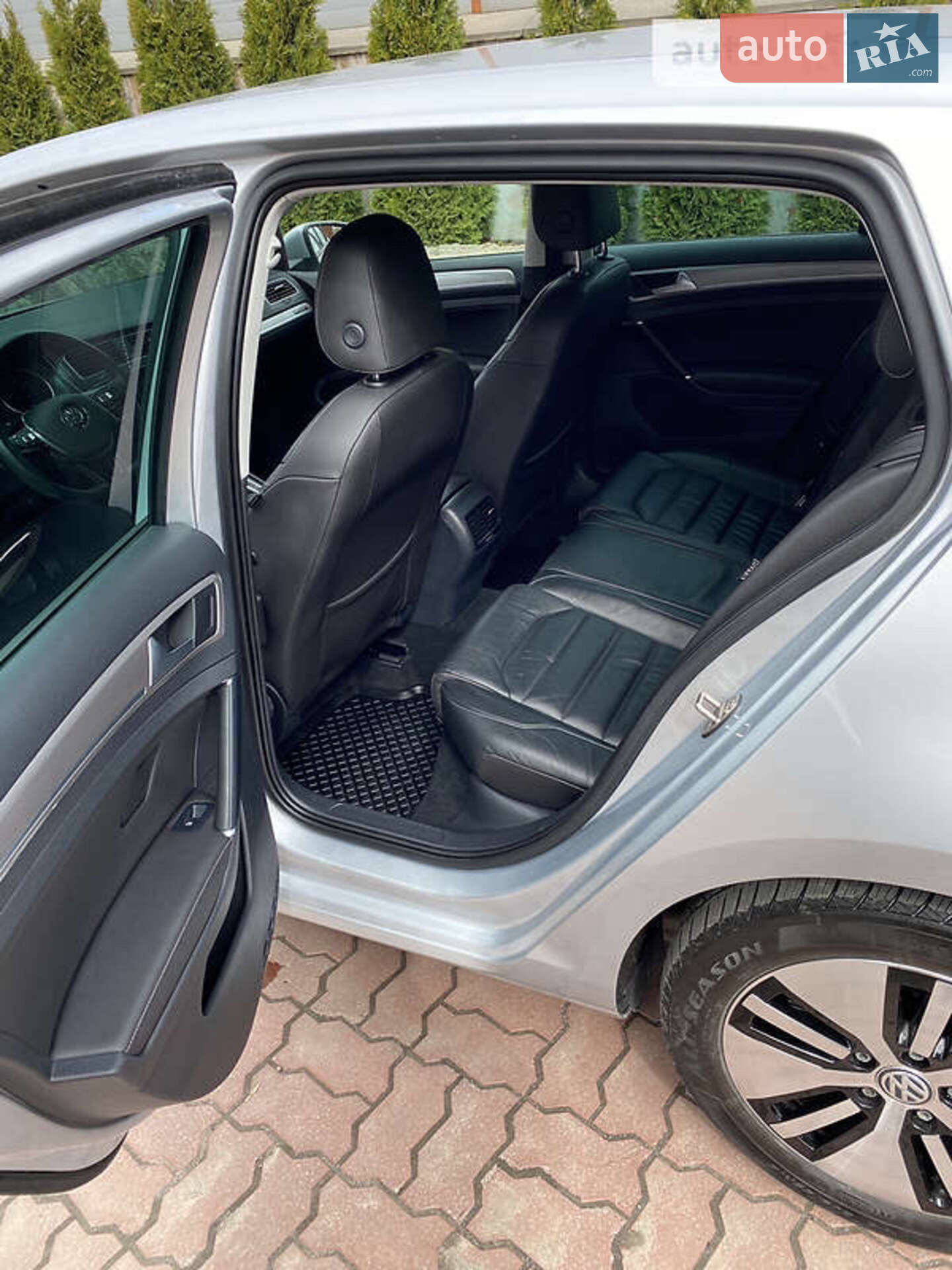 Volkswagen e-Golf 2015 VIN WVWZZZAUZFW911468 фото оголошення 16 з 44