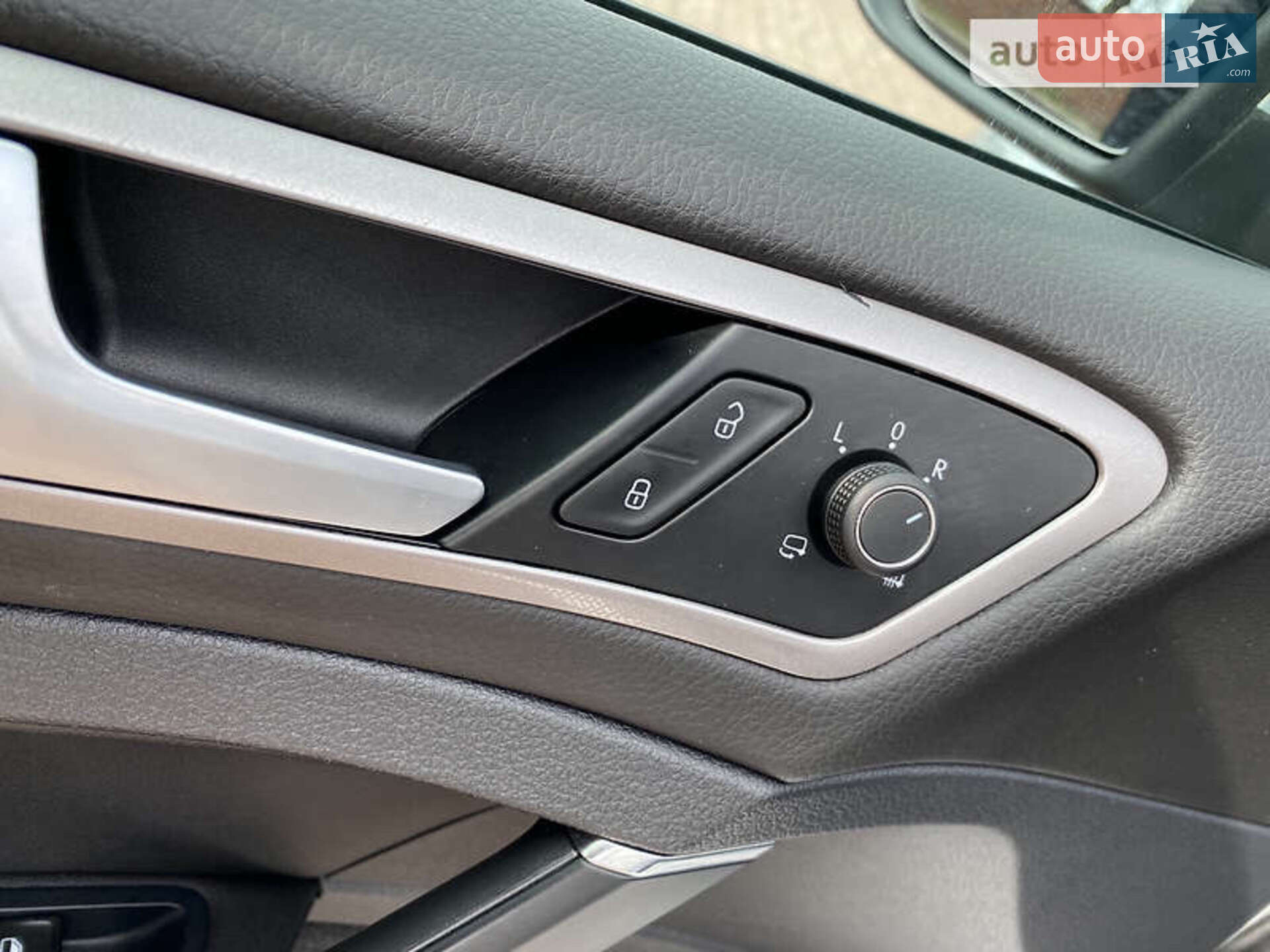 Volkswagen e-Golf 2015 VIN WVWZZZAUZFW911468 фото оголошення 20 з 44