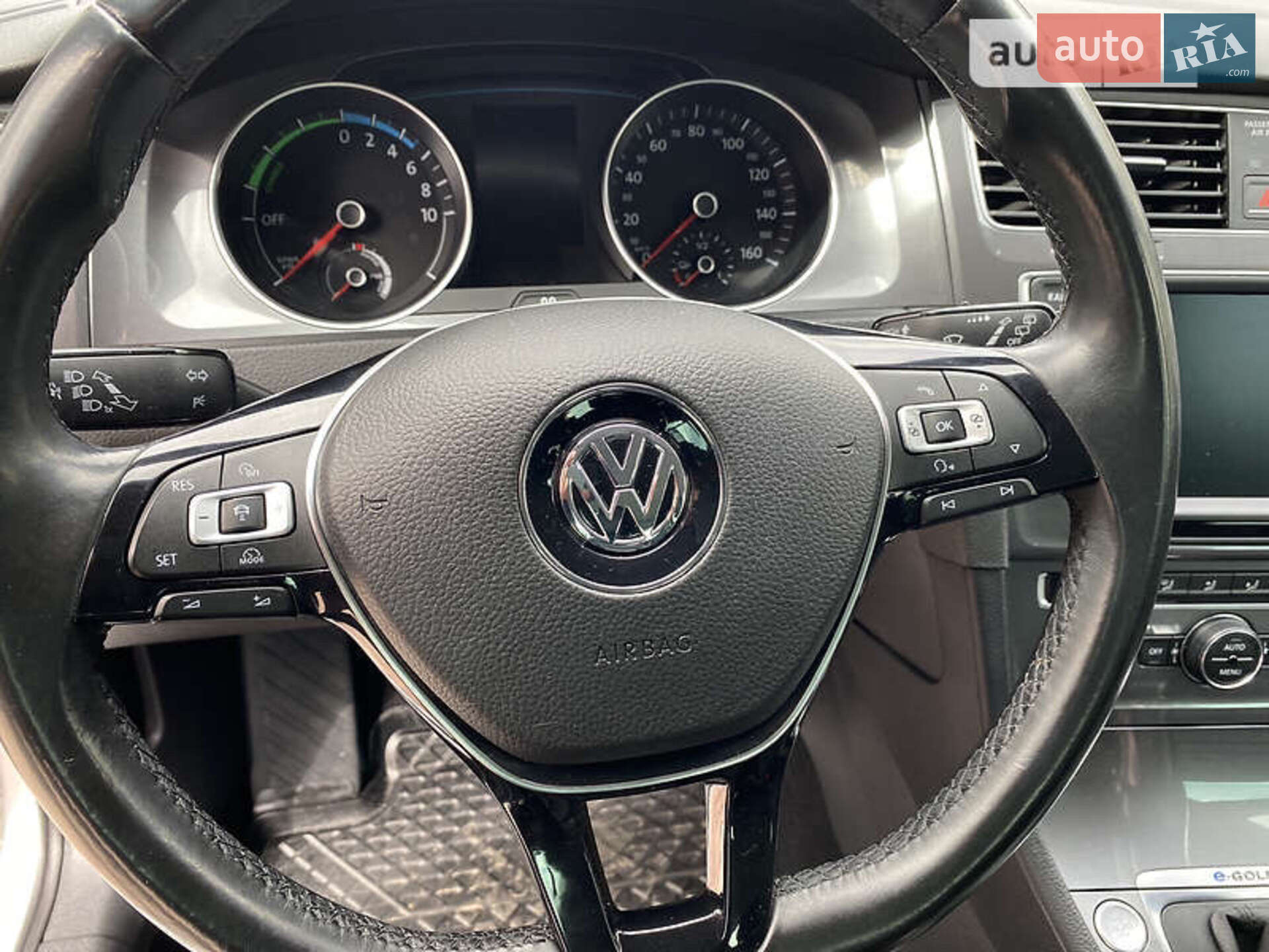 Volkswagen e-Golf 2015 VIN WVWZZZAUZFW911468 фото оголошення 26 з 44