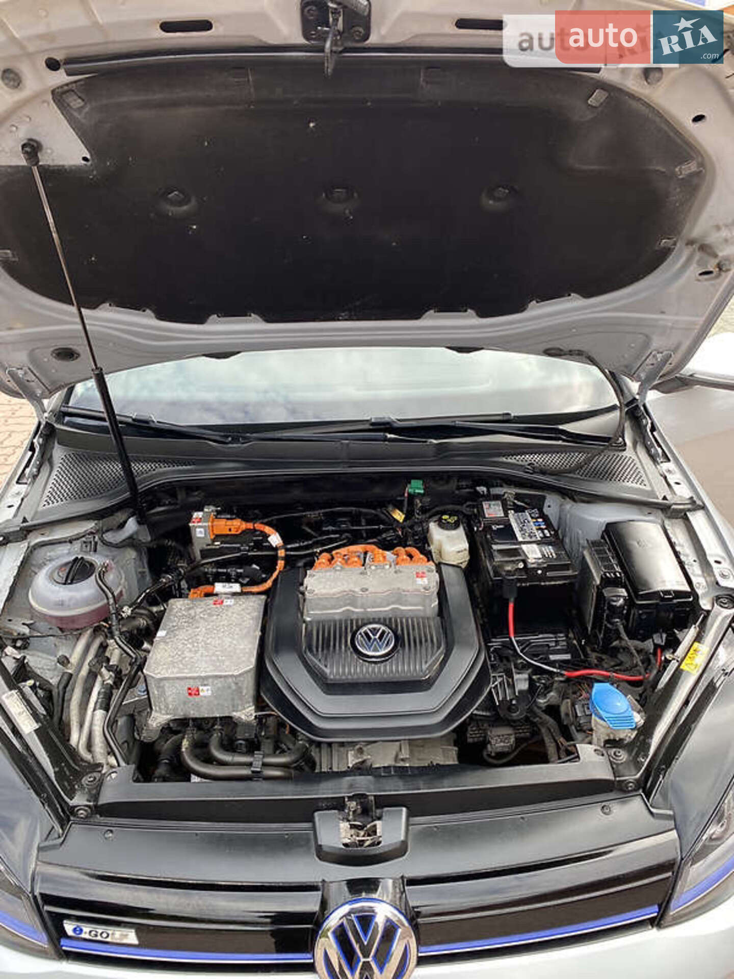 Volkswagen e-Golf 2015 VIN WVWZZZAUZFW911468 фото оголошення 29 з 44