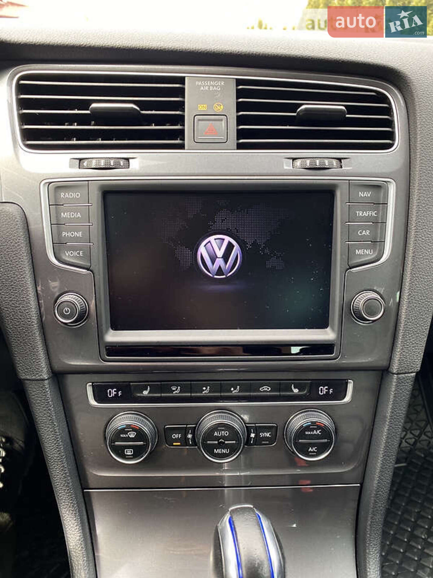 Volkswagen e-Golf 2015 VIN WVWZZZAUZFW911468 фото оголошення 33 з 44