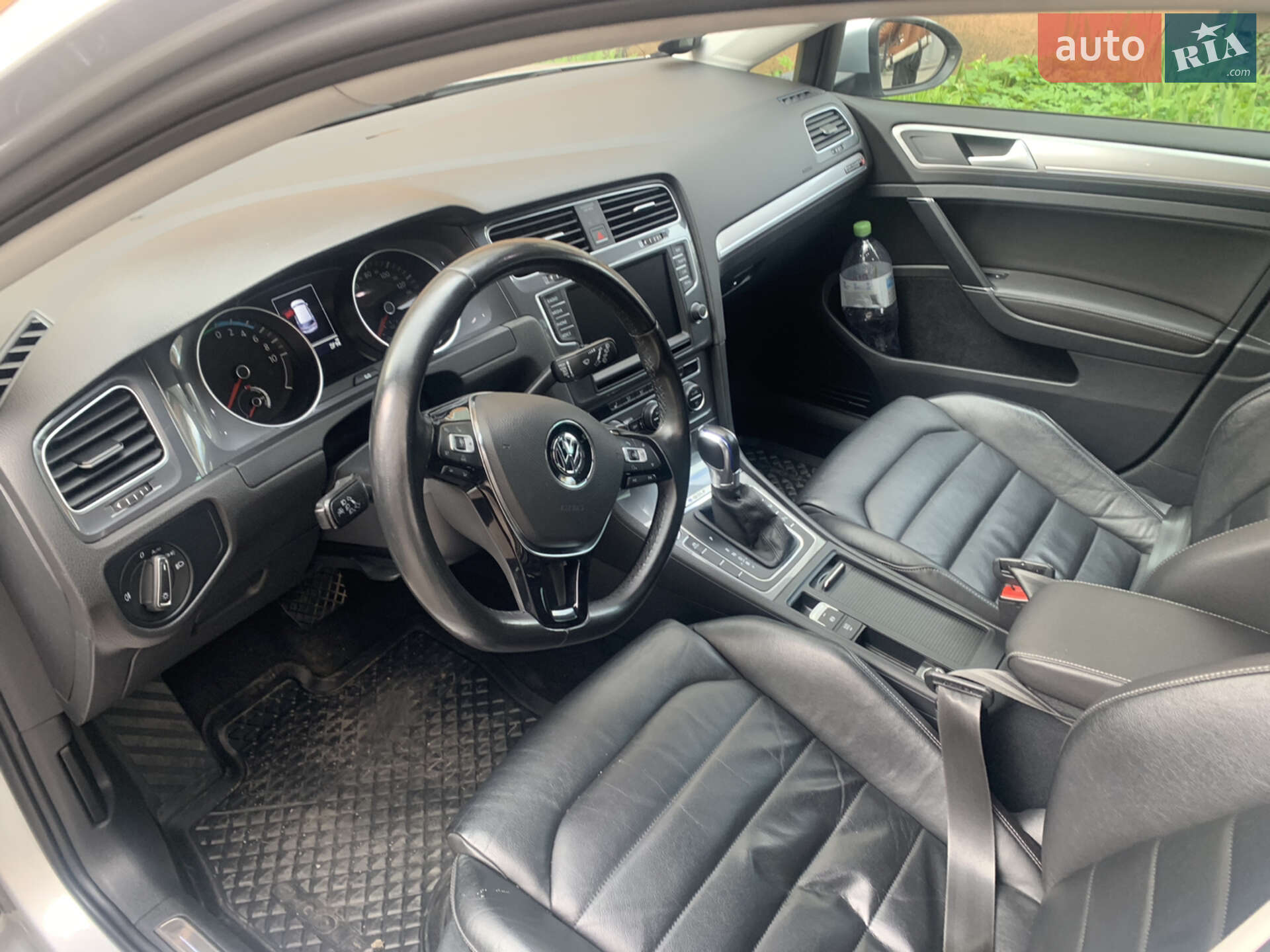Volkswagen e-Golf 2015 VIN WVWZZZAUZFW911468 фото оголошення 44 з 44