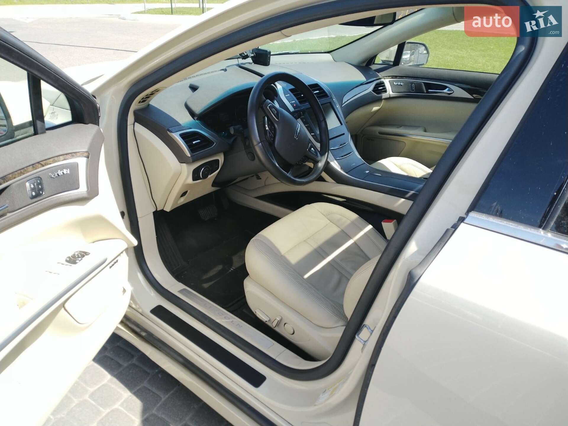 Lincoln MKZ 2015 VIN 3LN6L2G99FR620321 фото оголошення 13 з 27