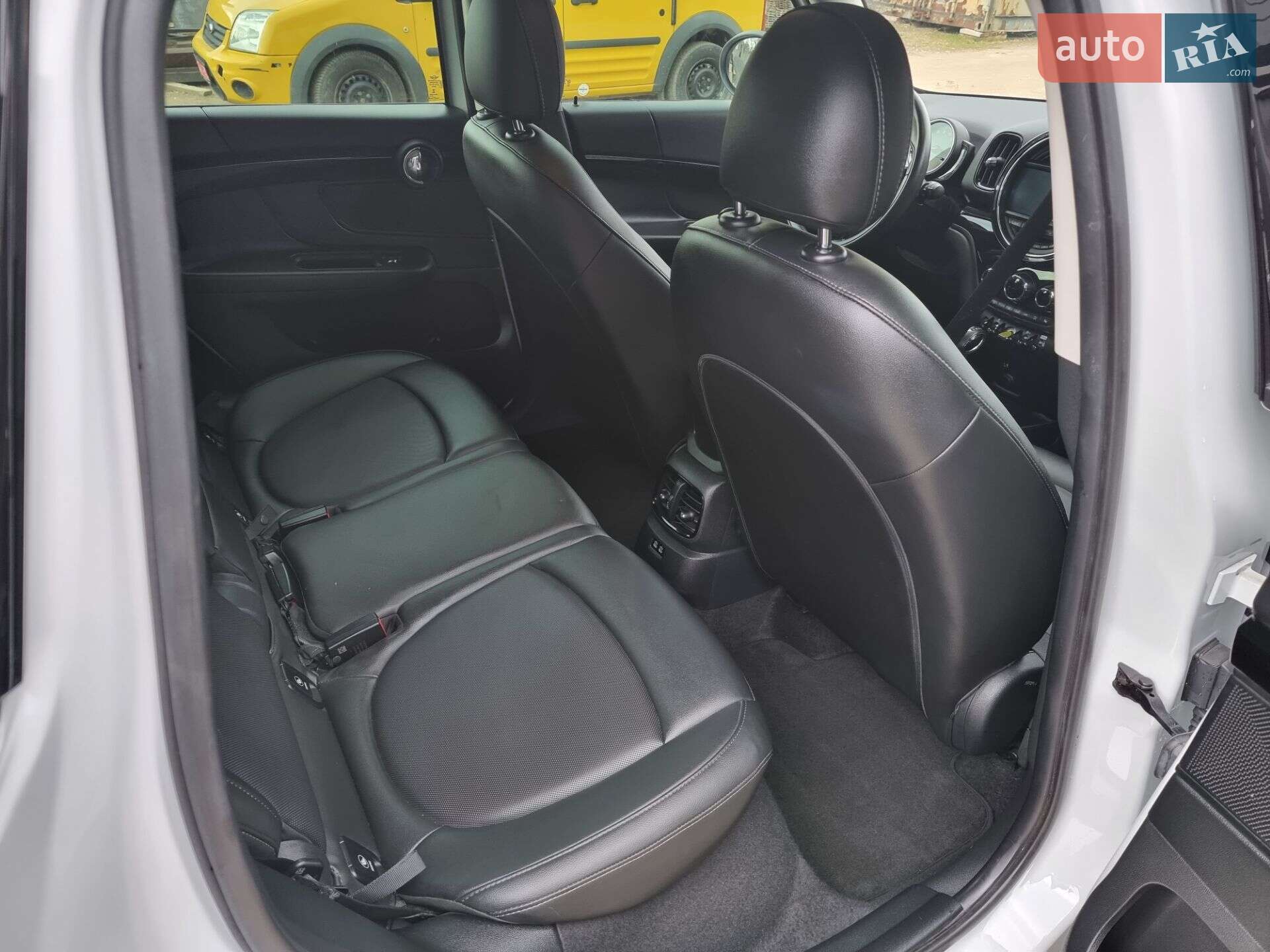 Mini Countryman 2018 VIN WMZYU7C55K3F94550 фото оголошення 27 з 38