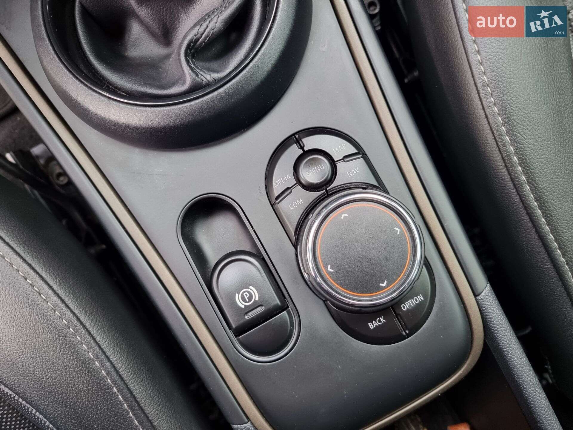 Mini Countryman 2018 VIN WMZYU7C55K3F94550 фото оголошення 37 з 38