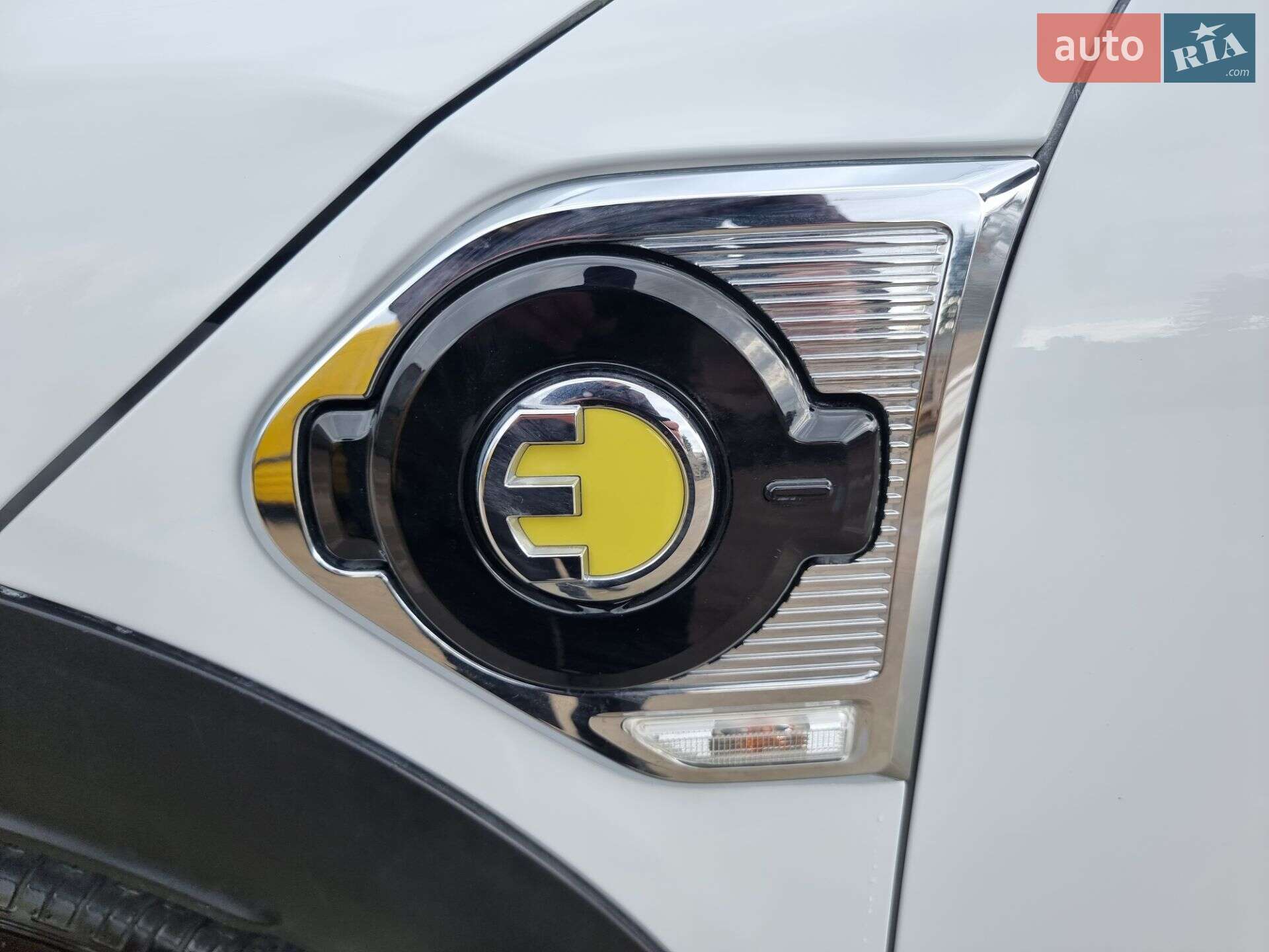 Mini Countryman 2018 VIN WMZYU7C55K3F94550 фото оголошення 15 з 38