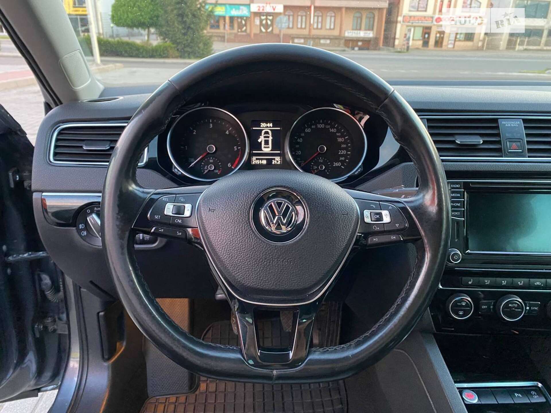Volkswagen Jetta 2017 VIN WVWZZZ16ZHM028771 фото оголошення 13 з 22