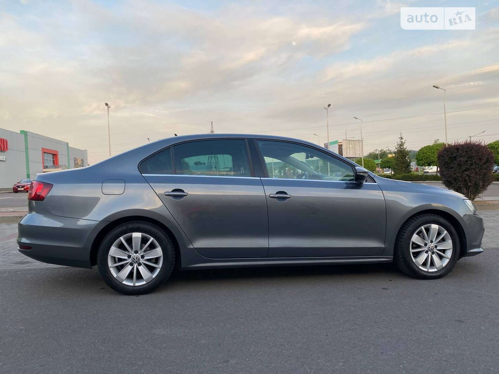 Volkswagen Jetta 2017 VIN WVWZZZ16ZHM028771 фото оголошення 8 з 22