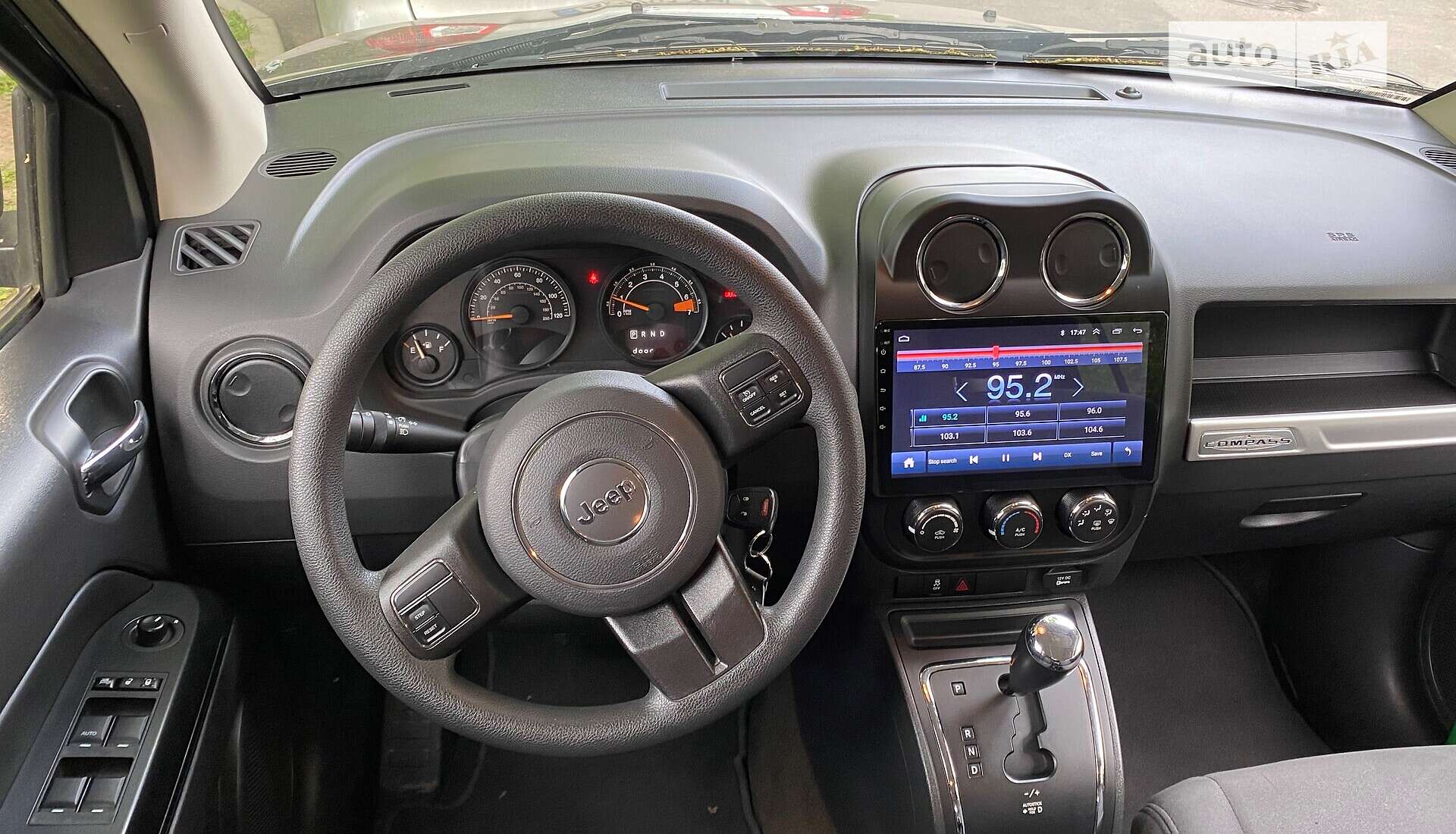 Jeep Compass 2016 VIN 1C4NJDBB6GD714341 фото оголошення 12 з 17