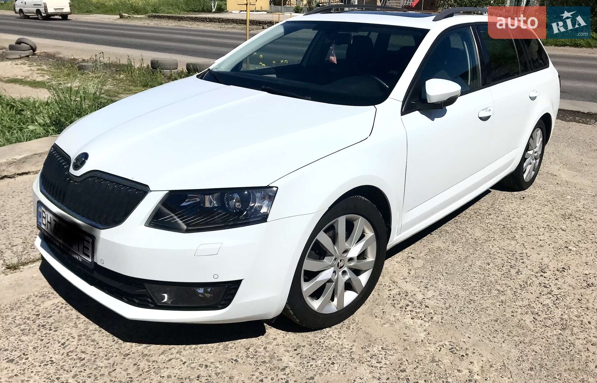 Skoda Octavia 2016 VIN TMBJJ9NE9G0196458 фото оголошення 2 з 8