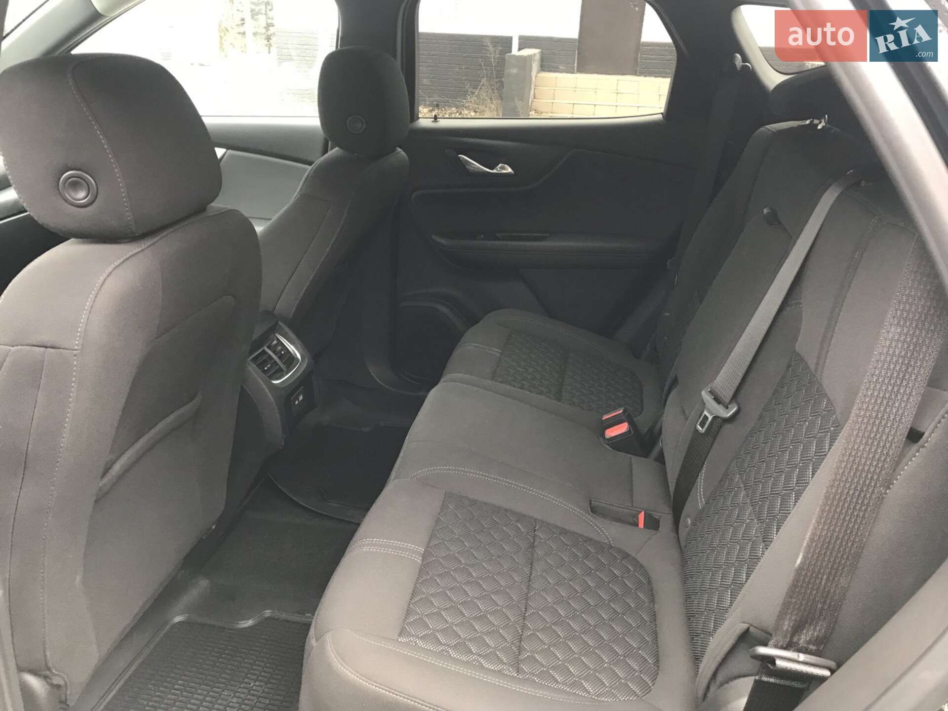 Chevrolet Blazer 2020 VIN 3GNKBHRS7LS634660 фото оголошення 2 з 8